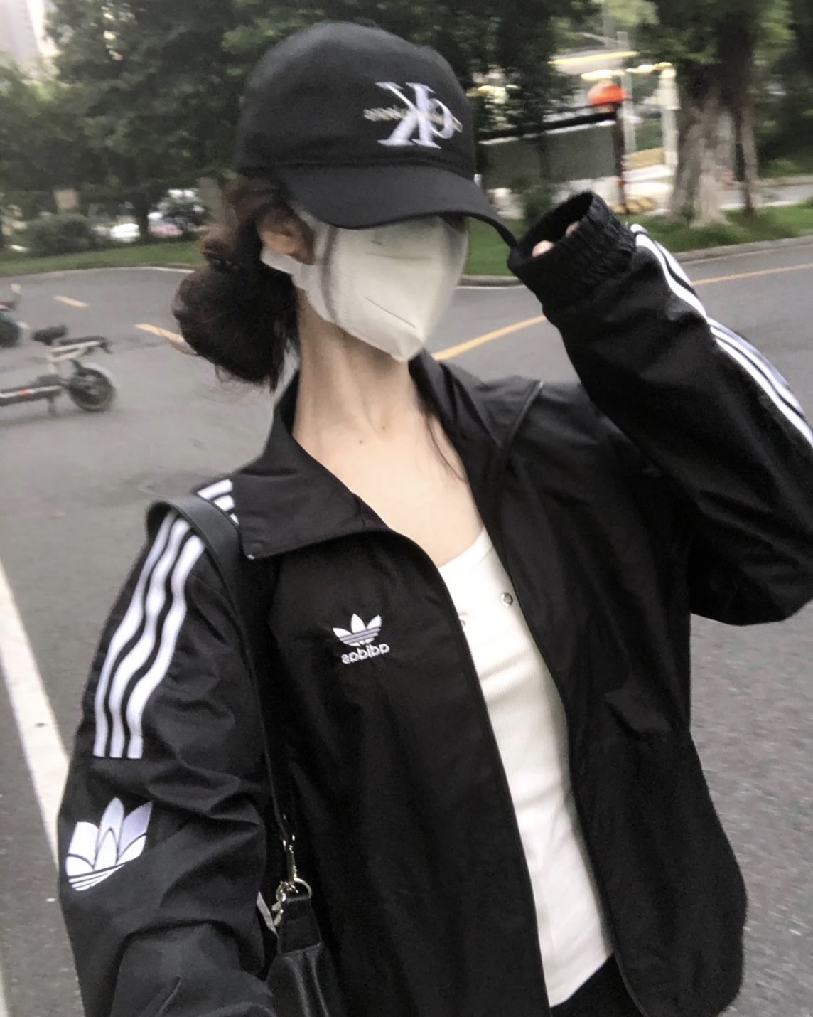 <比outlet還便宜>Adidas Originals 3 Stripe Logo 立領 三線 外套 2色