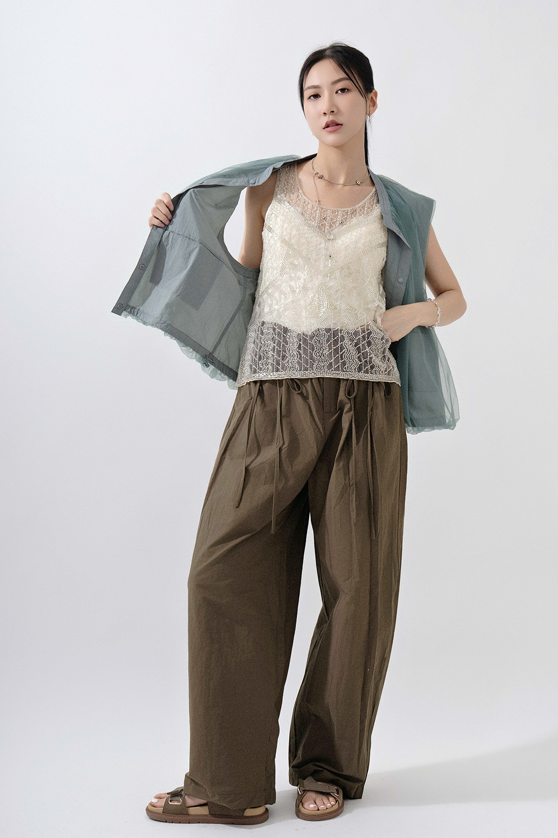 SS25_0251（背心外套＋上衣＋長褲）