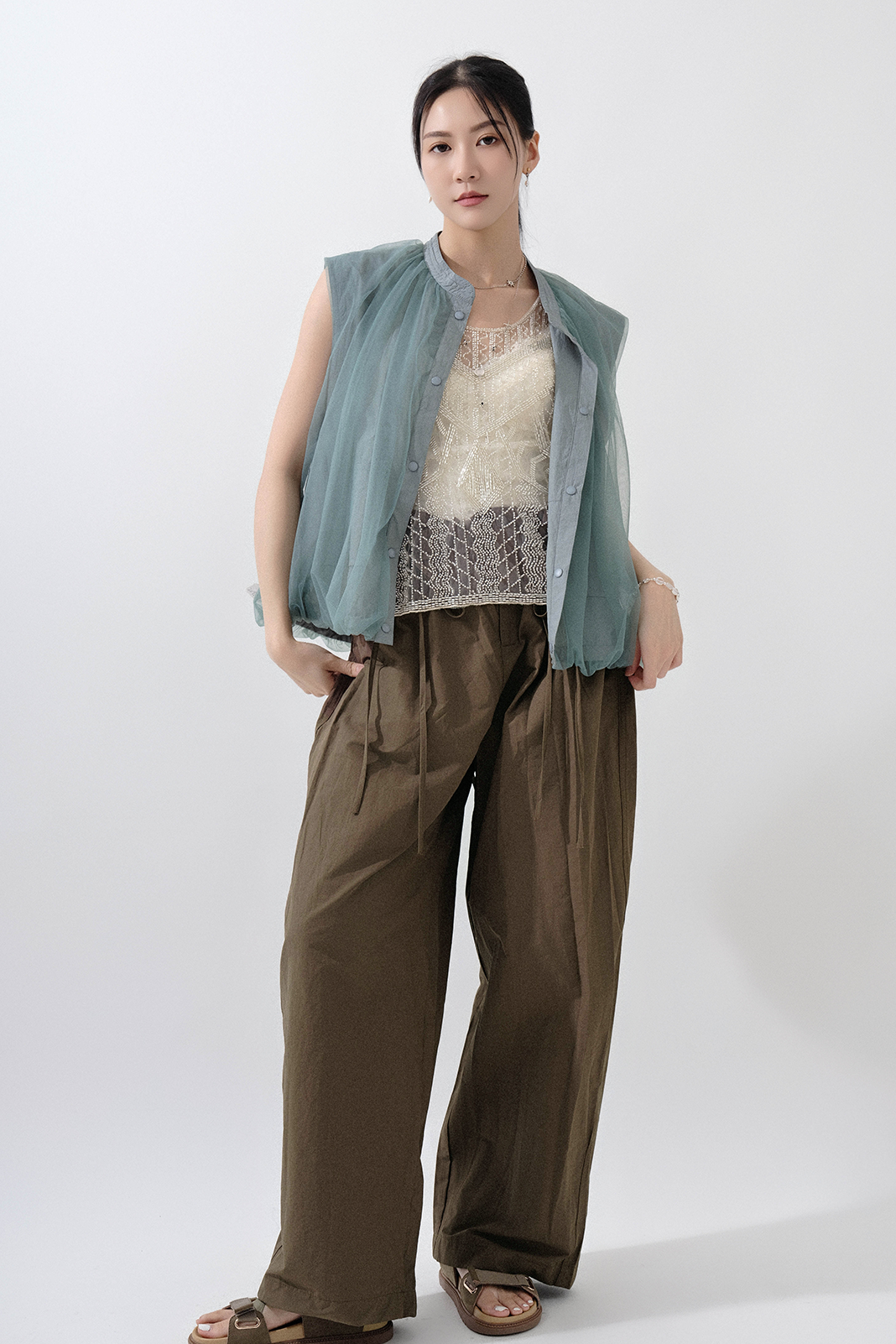 SS25_0251（背心外套＋上衣＋長褲）