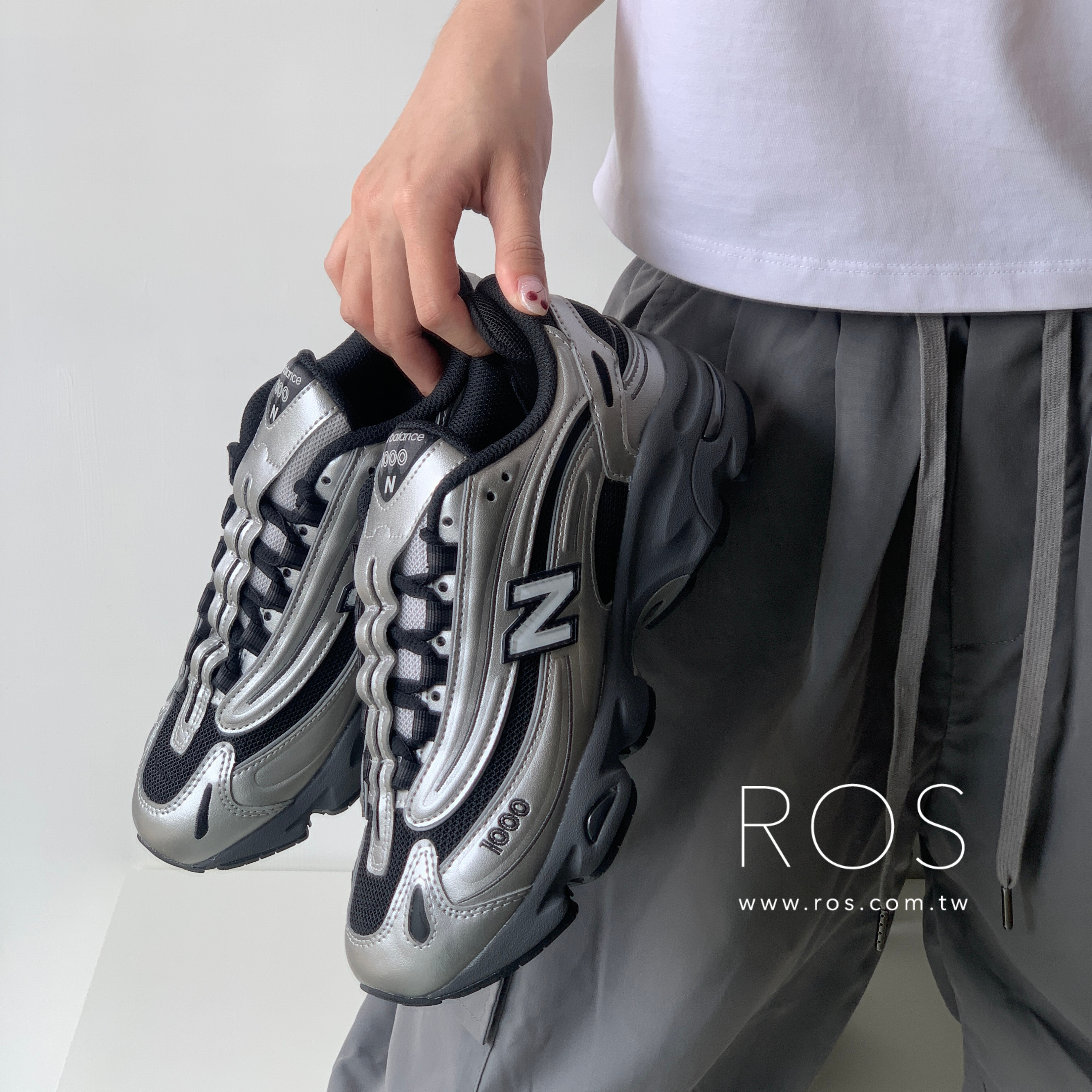 Grey Day 限定 IU著用款 New Balance 1000 銀黑