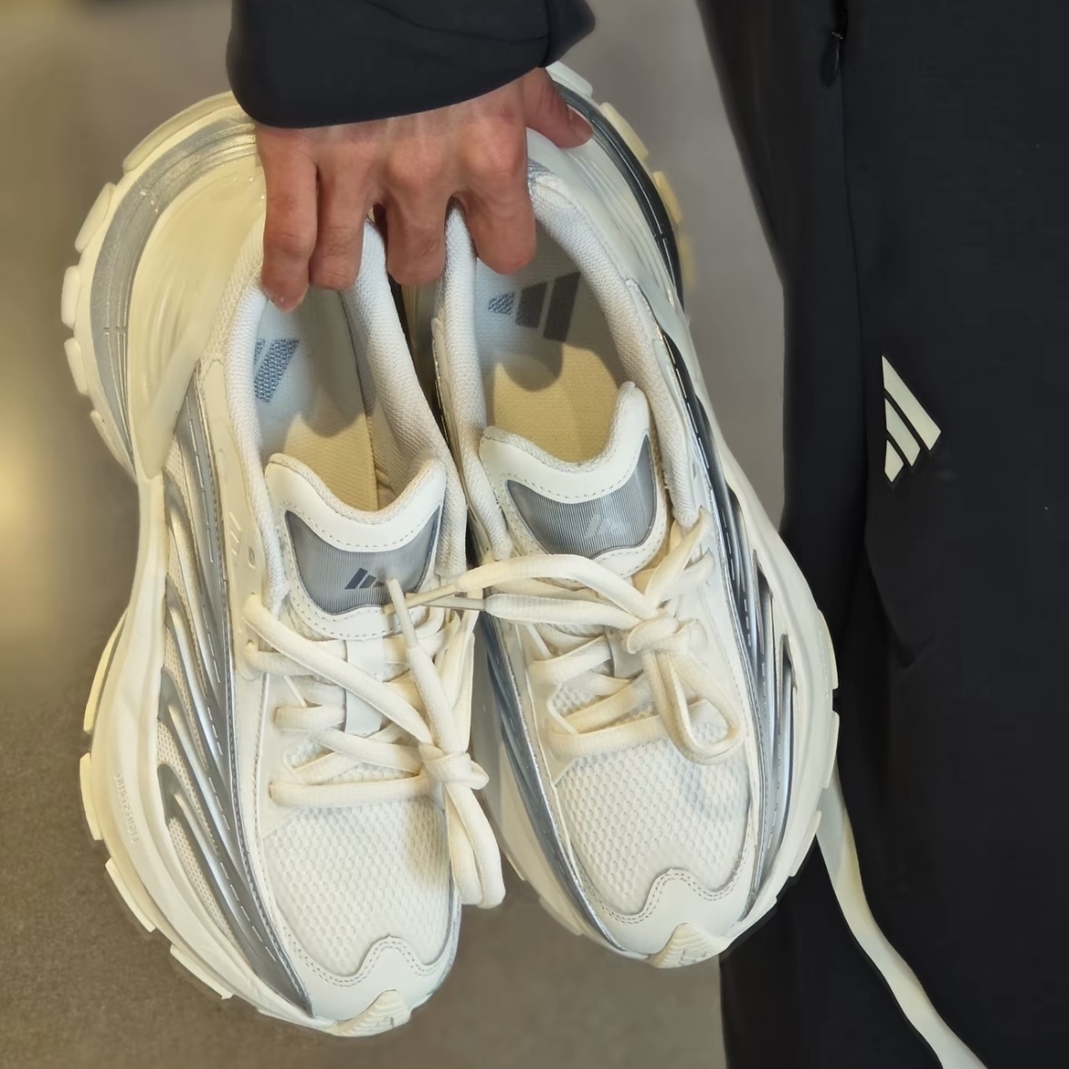 ADIDAS XLG MTW Y2K 白銀 奶油  厚底 流線 潮流 復古 男女 慢跑鞋 JR6390/預購