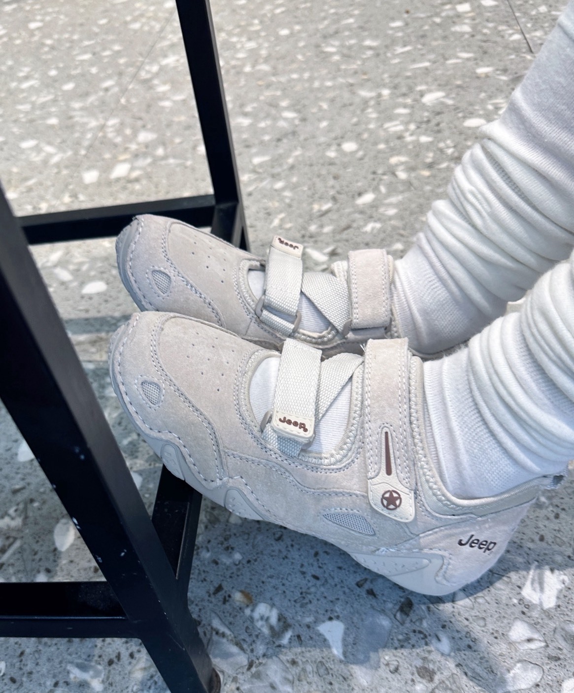 Jeep 厚底魔術貼瑪麗珍戶外鞋（女款｜淺灰）
