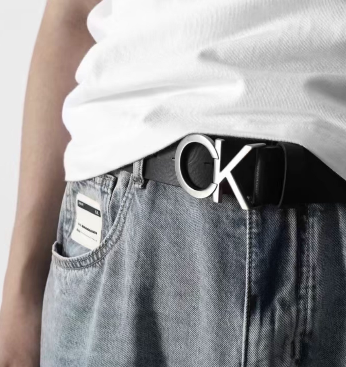 CALVIN KLEIN 簡約雙面平滑扣 牛皮皮帶