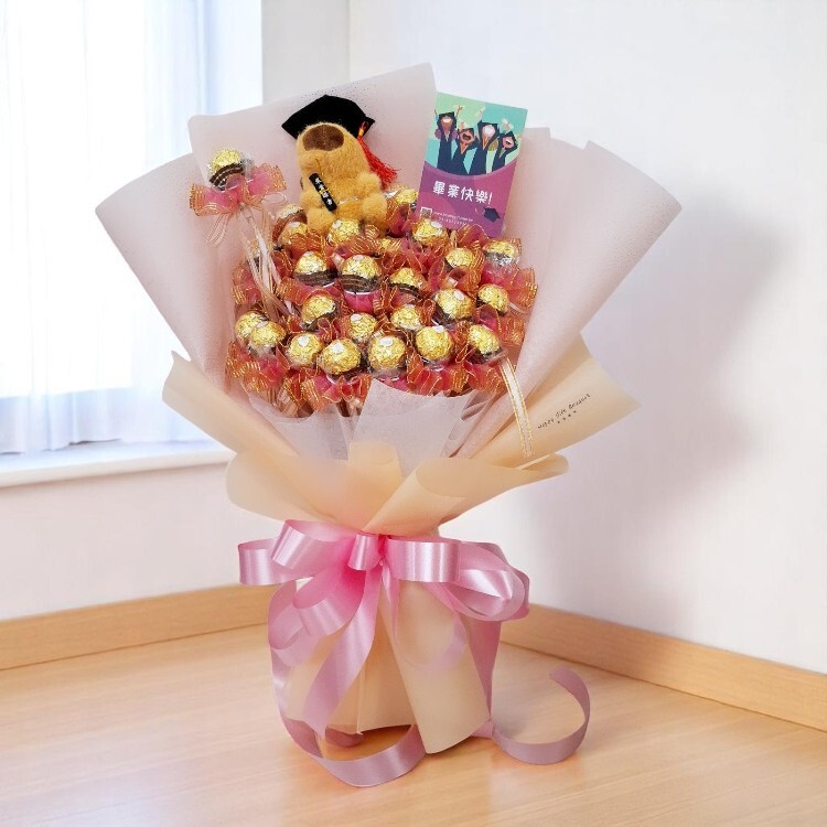 10cm畢業卡皮巴拉+30支金莎花分享花束,水豚卡比巴拉金莎花束,水豚金莎花束