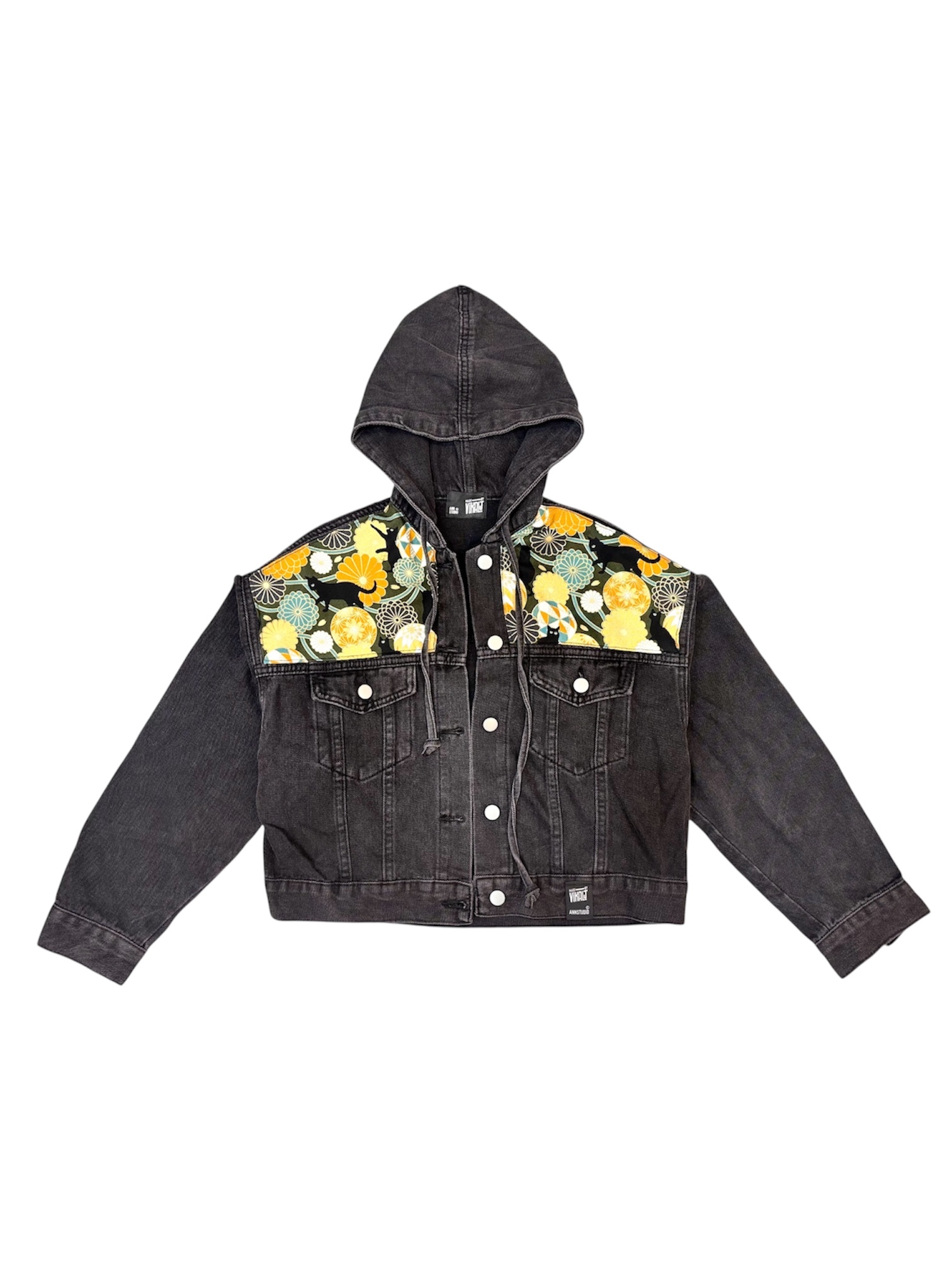 Annstudio / 圖騰布連帽短外套