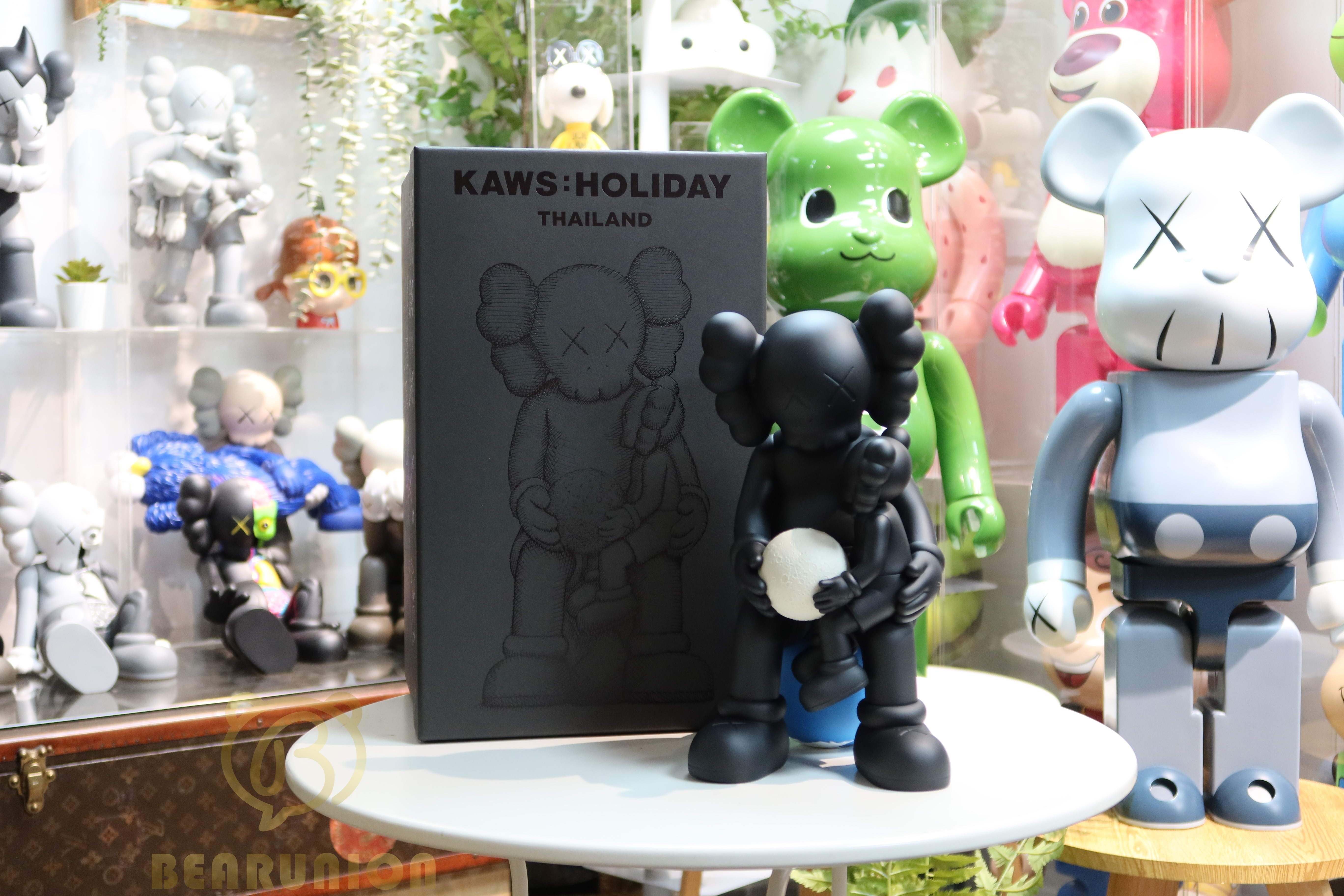 口豪奢 🎏預訂🎏KAWS:HOLIDAY Black - THAILAND その他