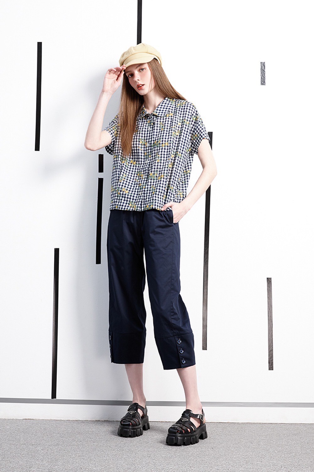 休閒學院風純色百搭褲口釦子造型修身八分褲W6201