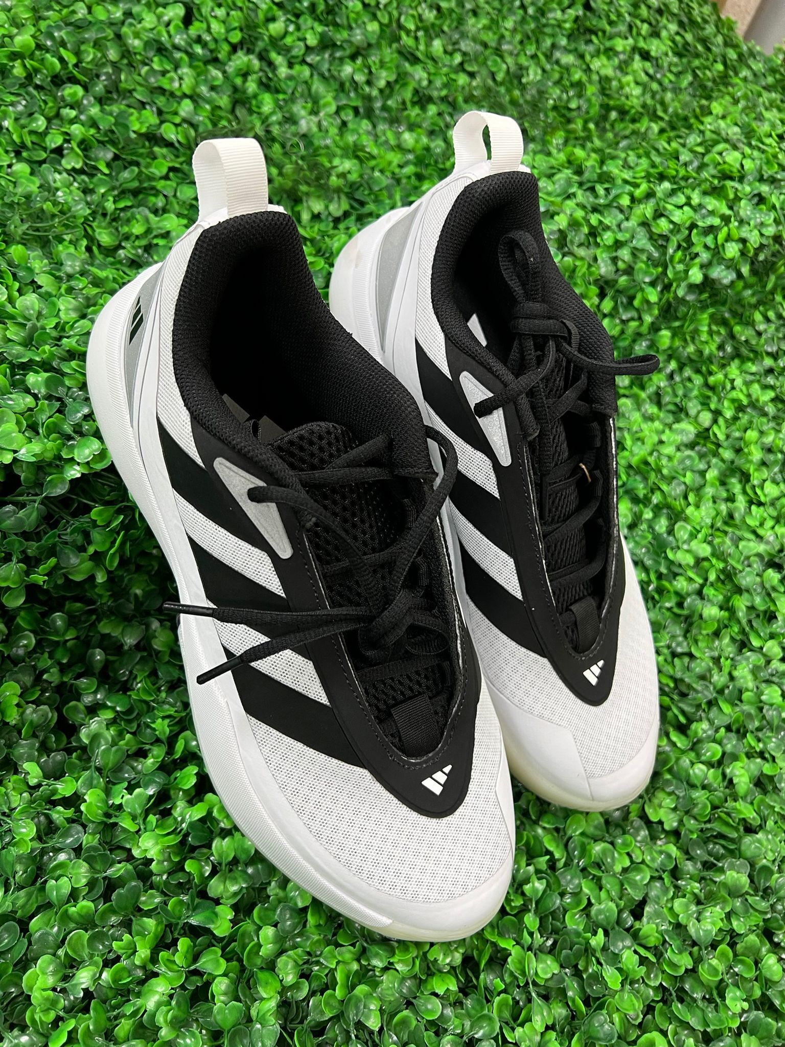 【現貨】Adidas LL0528811 男女同款休閒鞋