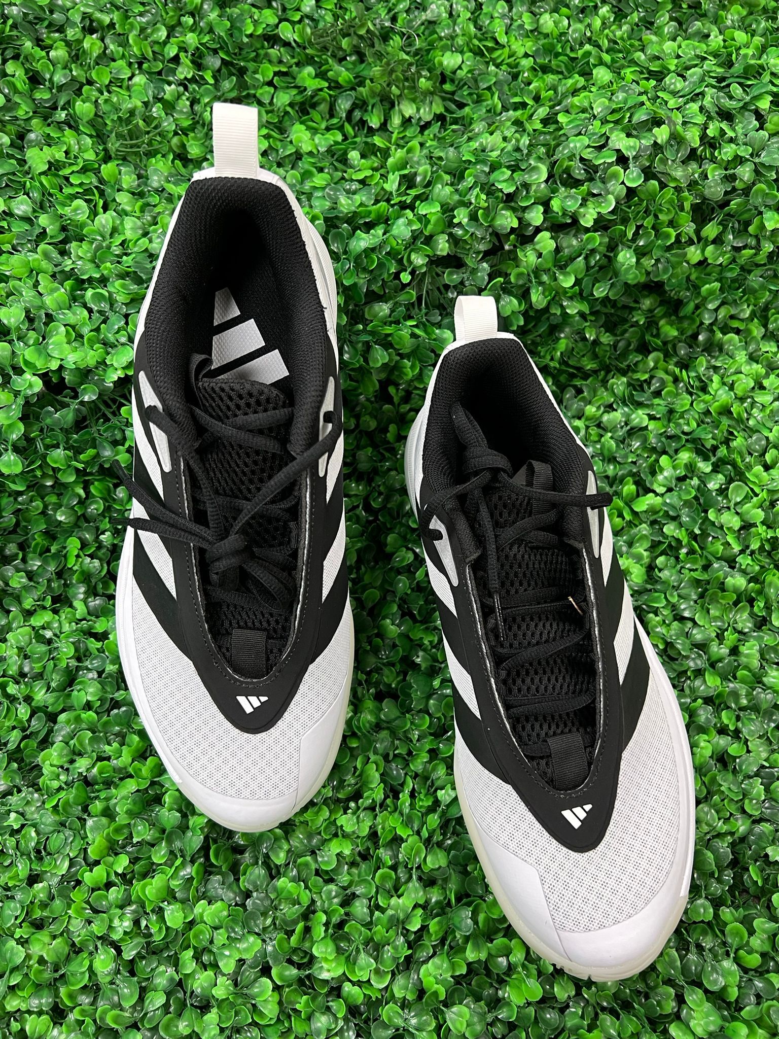 【現貨】Adidas LL0528811 男女同款休閒鞋