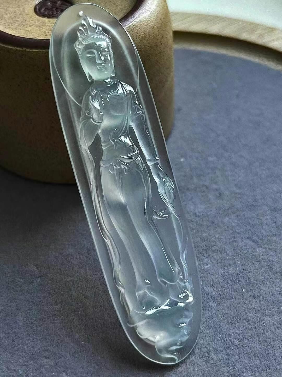 519379 翡翠觀音牌