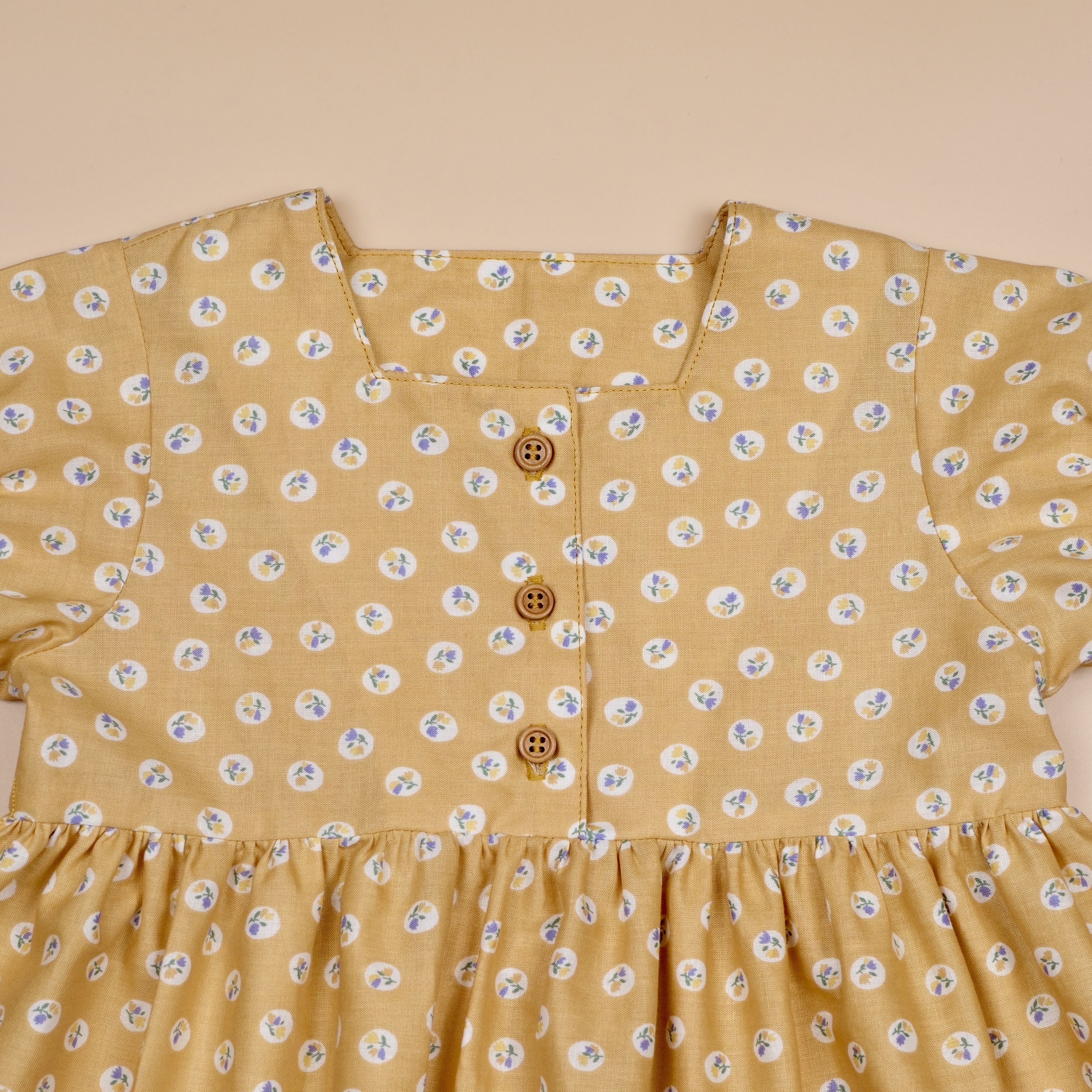 星期天野餐 Sunday Picnic ᯽ 蜂蜜司康 ᯽ 手作女童方領洋裝