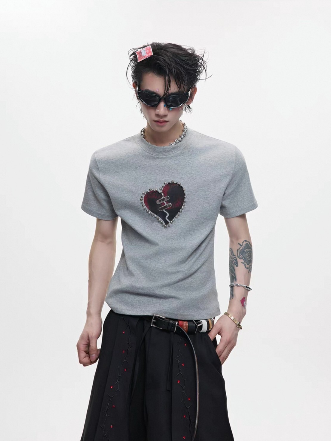 ARGUE 心跳 卯釘設計感 愛心 短寬 上衣 #短袖（寬鬆、緊身）