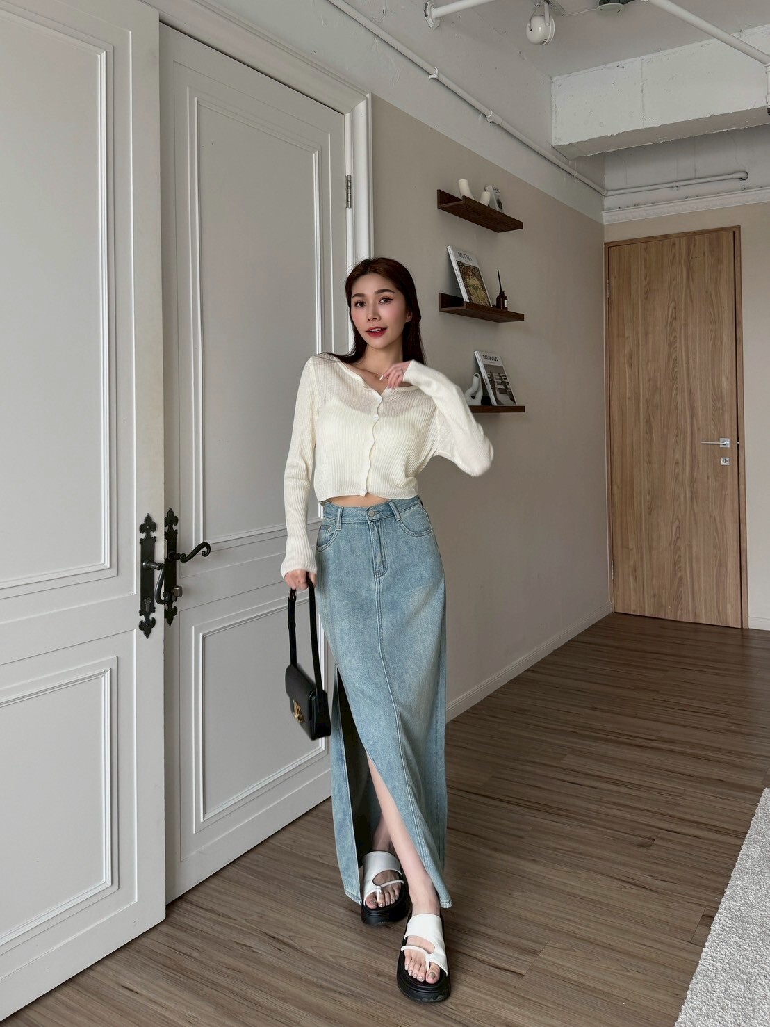 右開衩後鬆緊牛仔裙