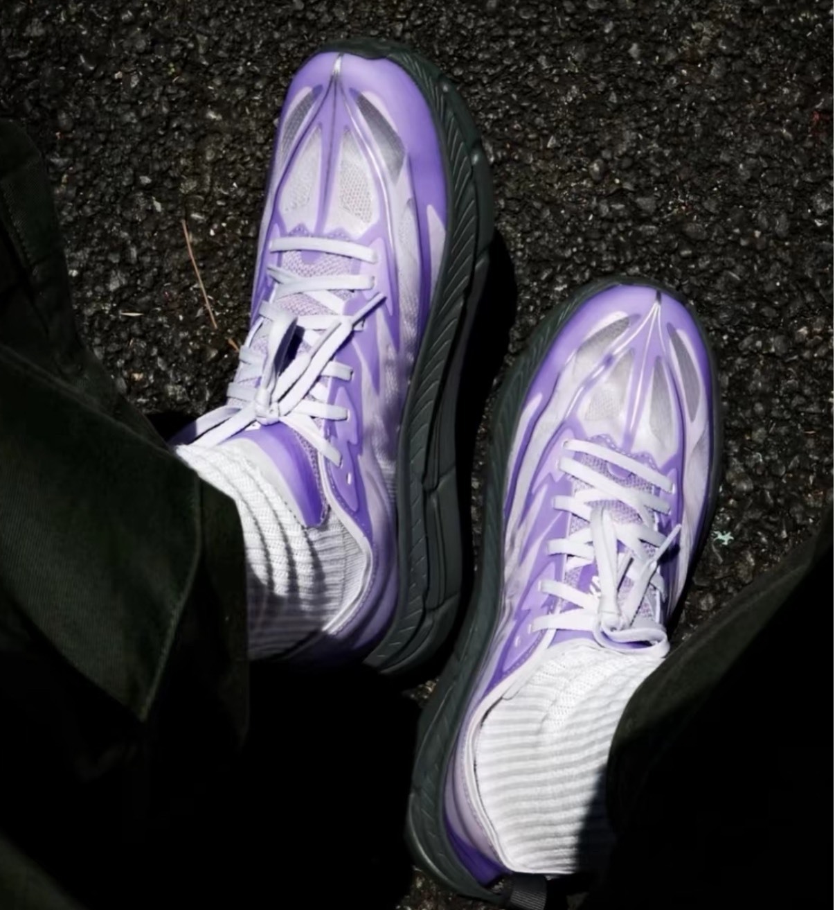 HOKA Mafate Speed 4 Lite 紫黑休閒跑鞋 戶外風