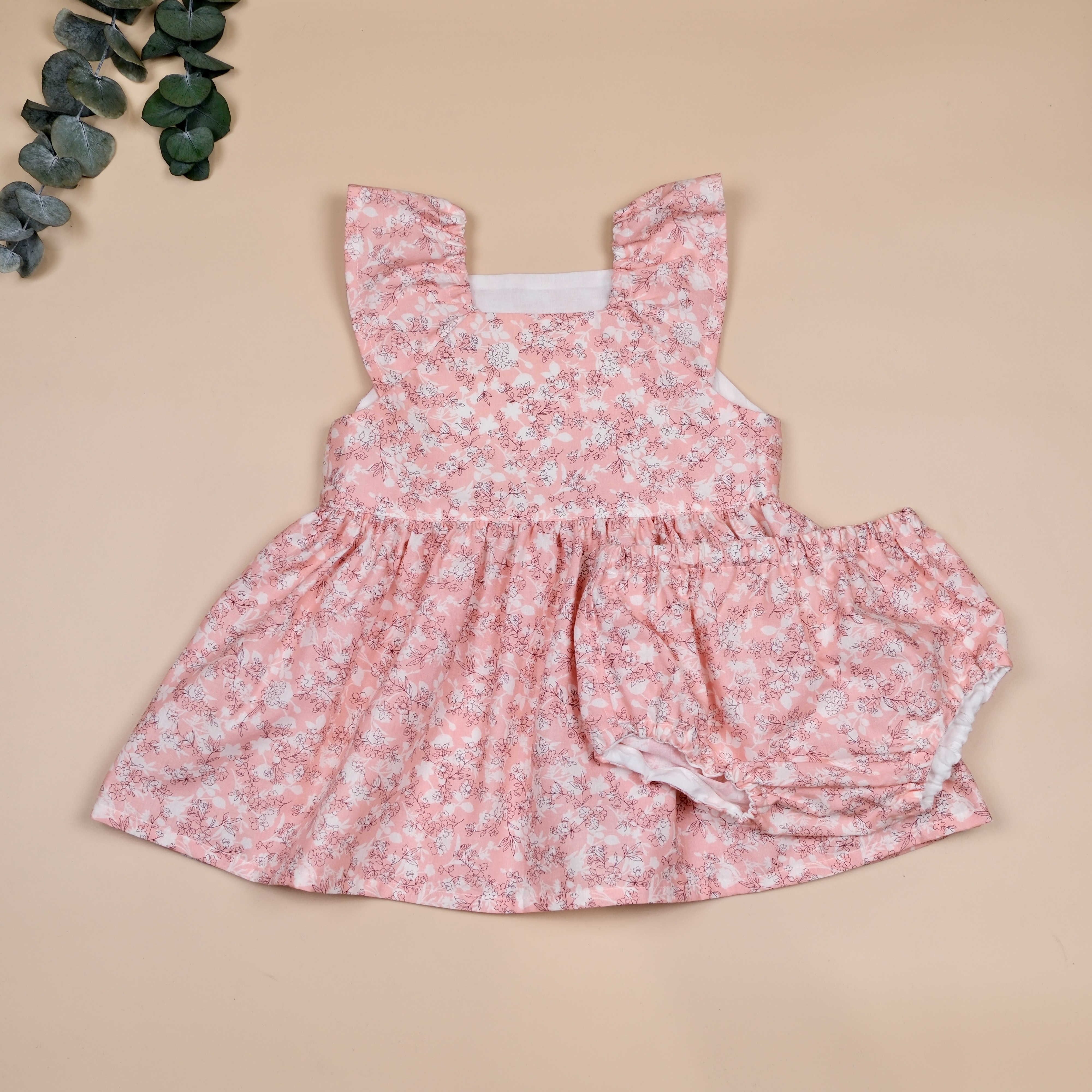 沐春荷袖系列 ❖ 粉底小花 ❖ 飛袖洋裝