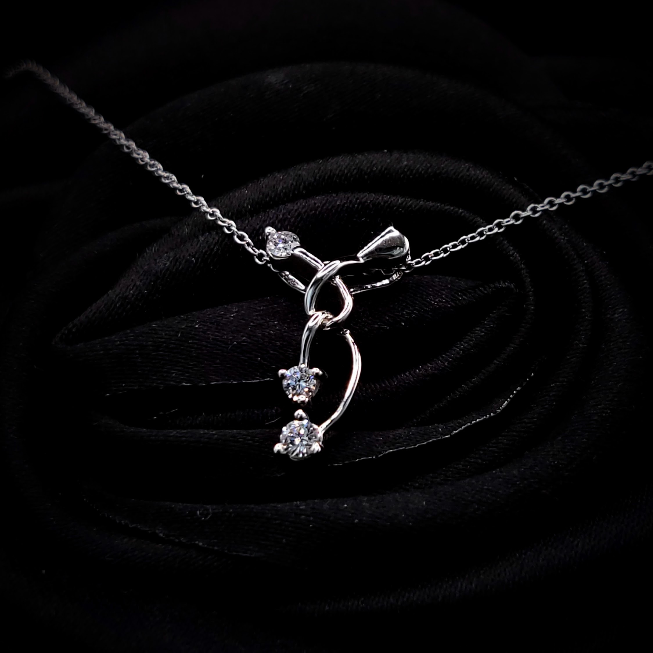 18K White Gold 0.13ct Diamond Pendant