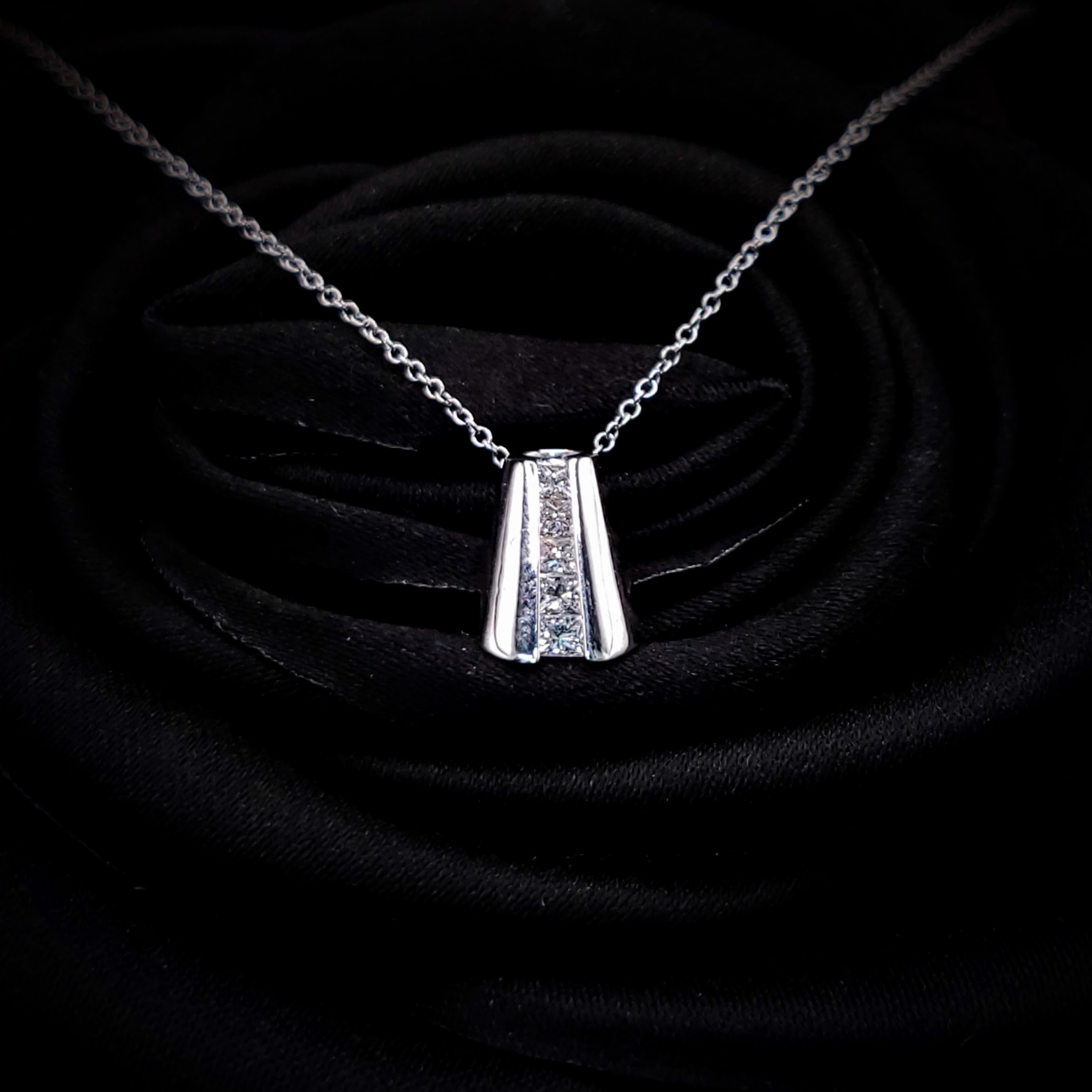 全新18K白金20份方形鑽石吊墜