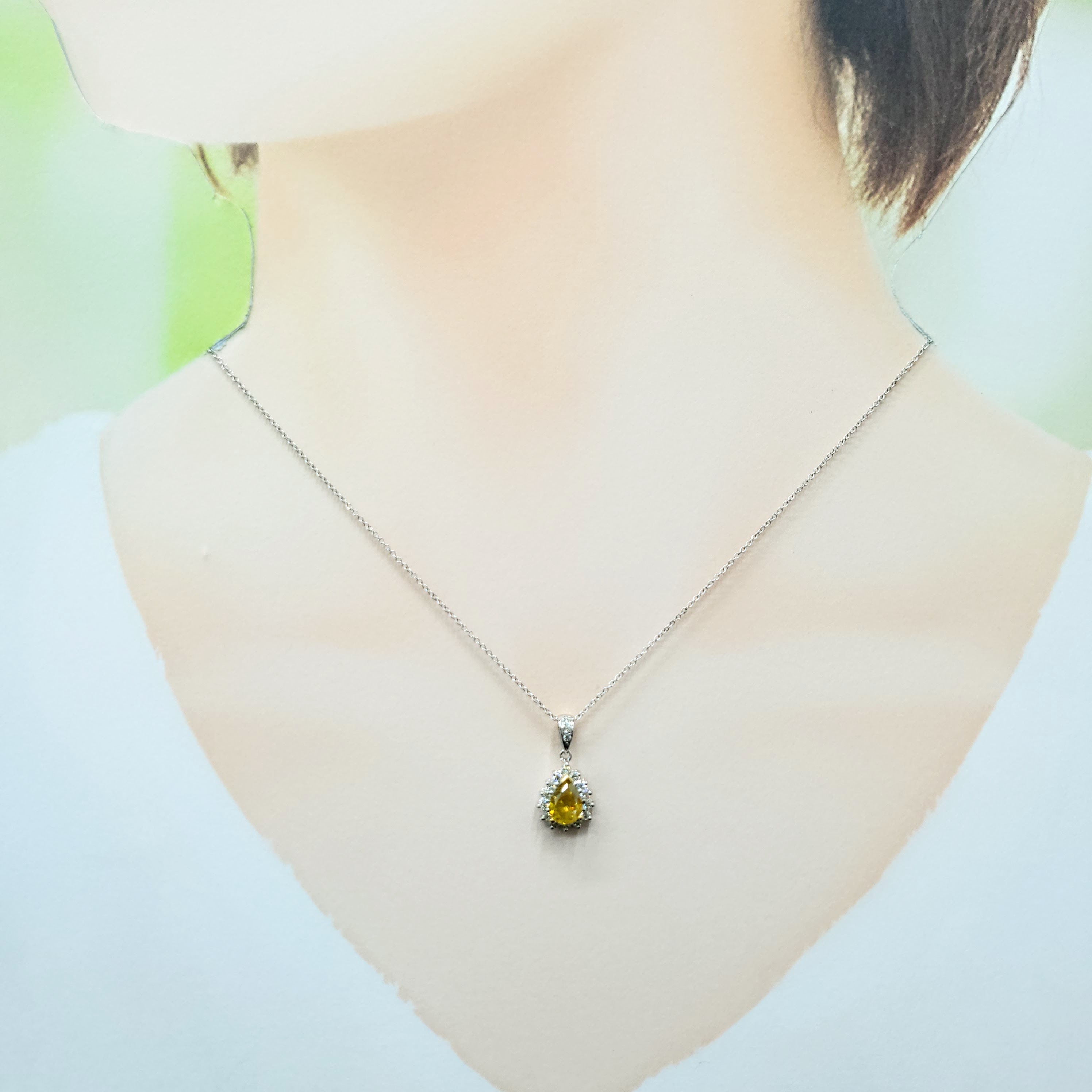 全新18K金【單粒90份梨形彩橙黃鑽】配小鑽共1卡16份鑽石吊墜