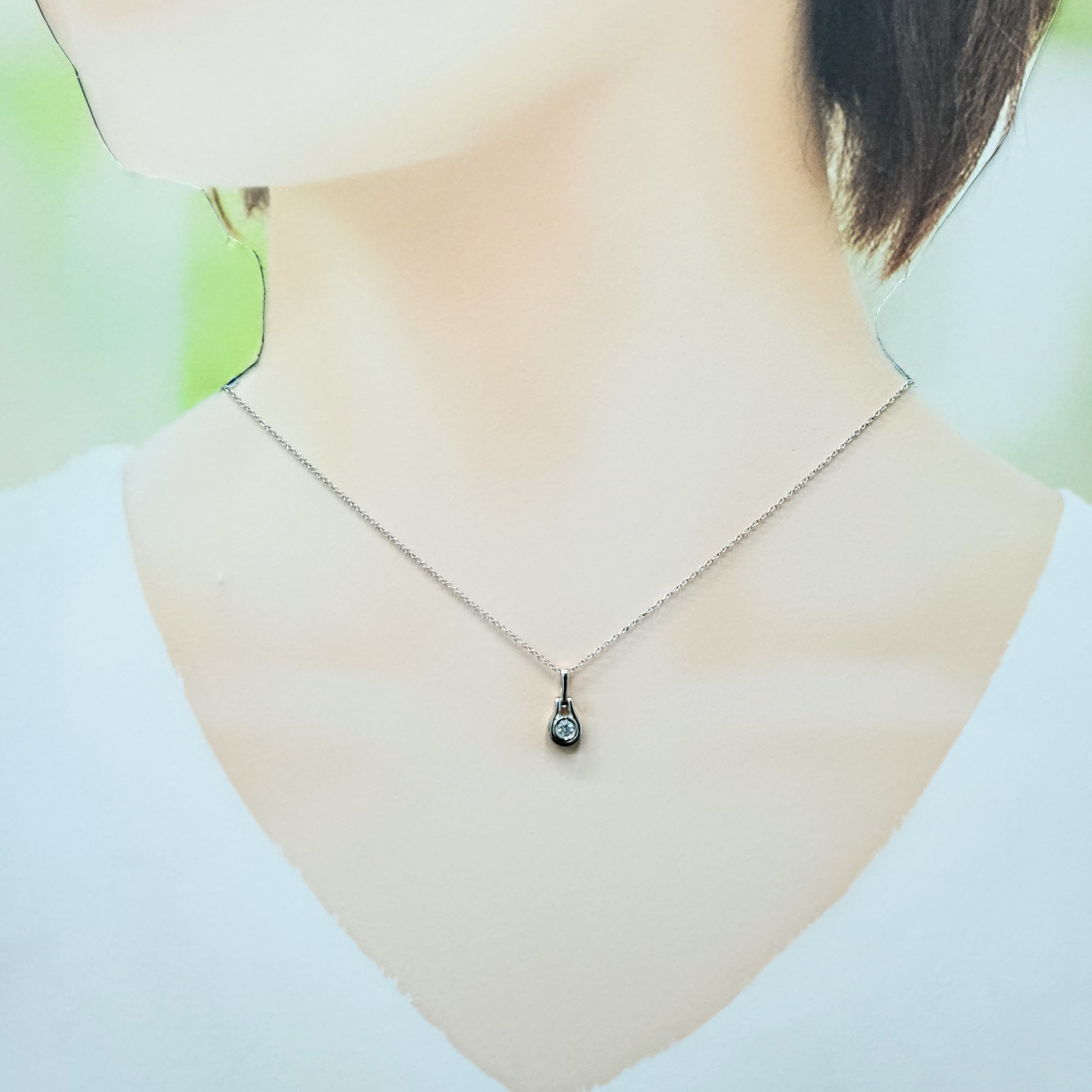 18K White Gold 0.10ct Diamond Pendant