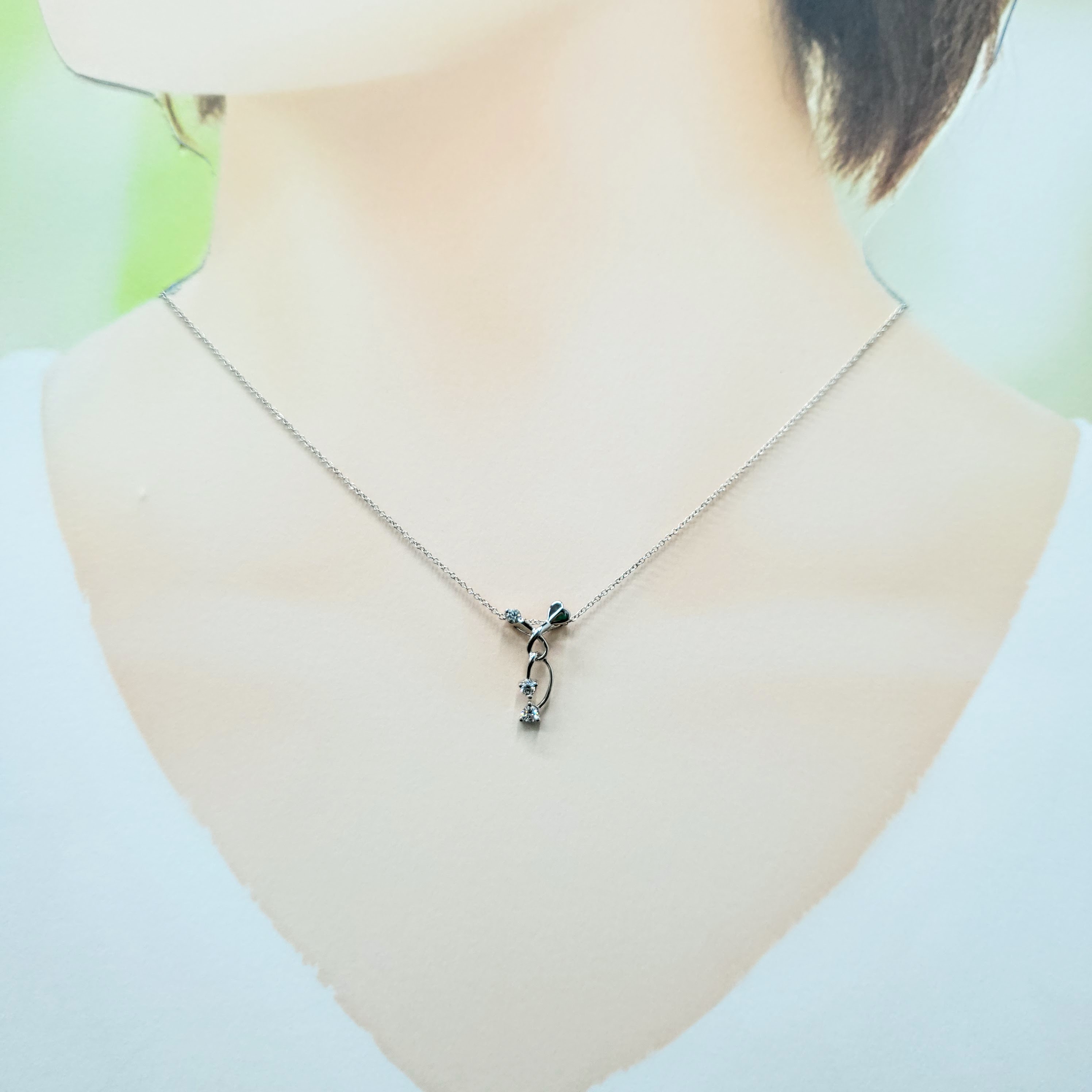 18K White Gold 0.13ct Diamond Pendant