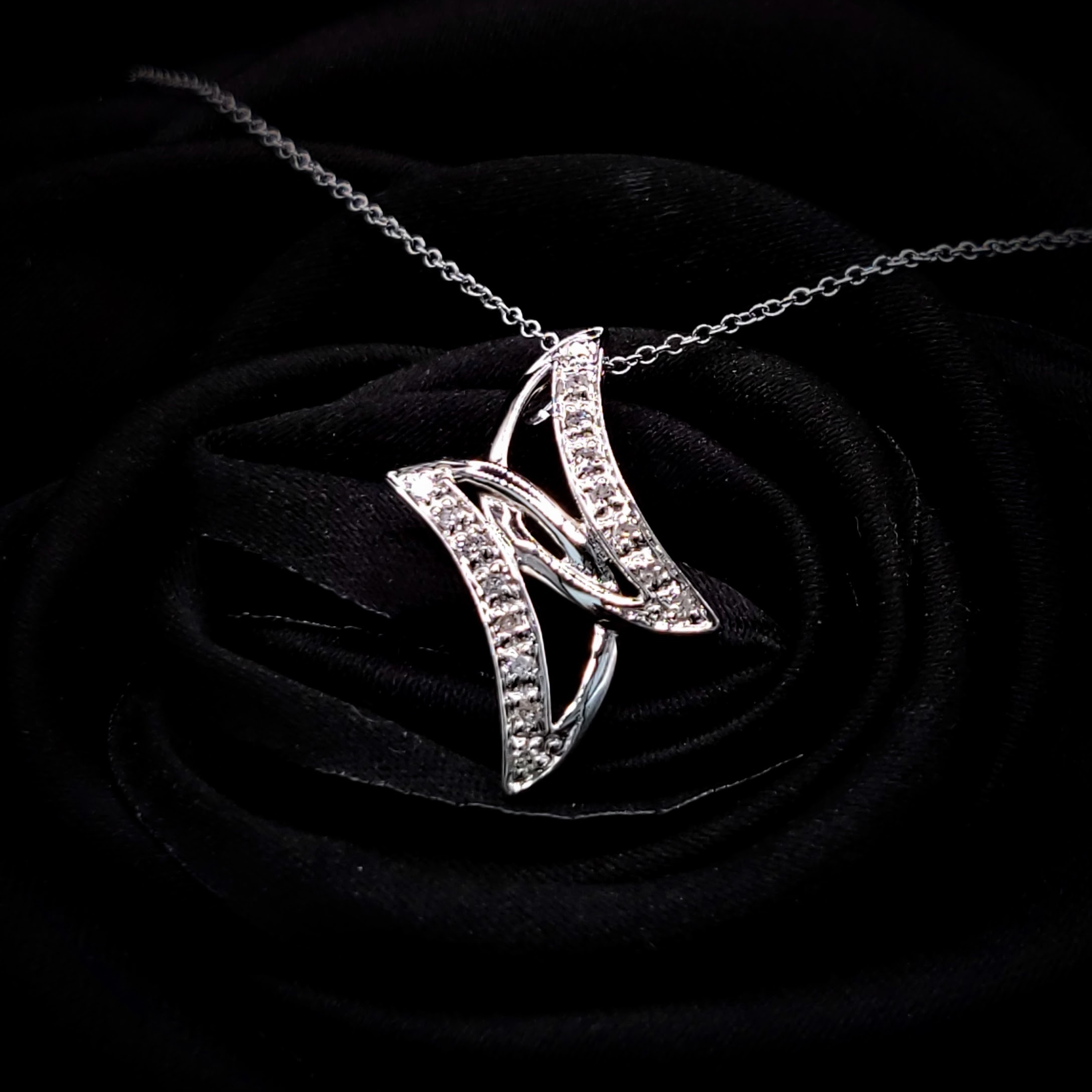 18K White Gold 0.07ct Diamond Pendant