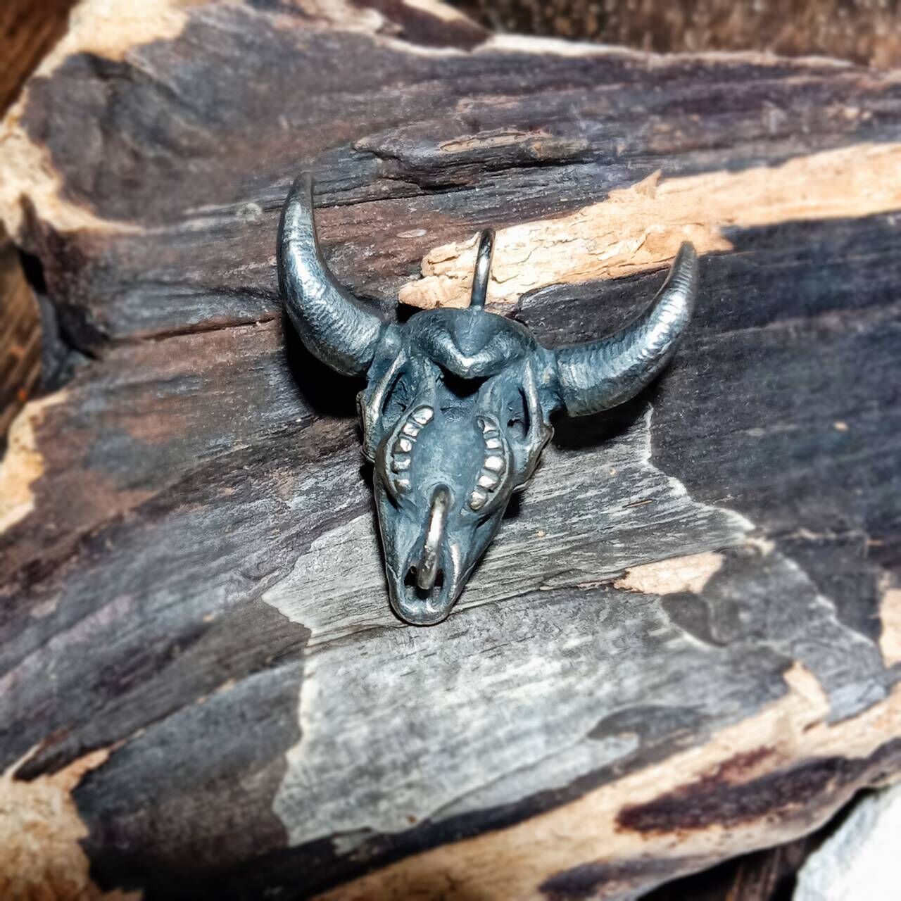 *Black Venom Jewelry- Freedom & Prayer Bison Head 純銀野牛頭吊墜