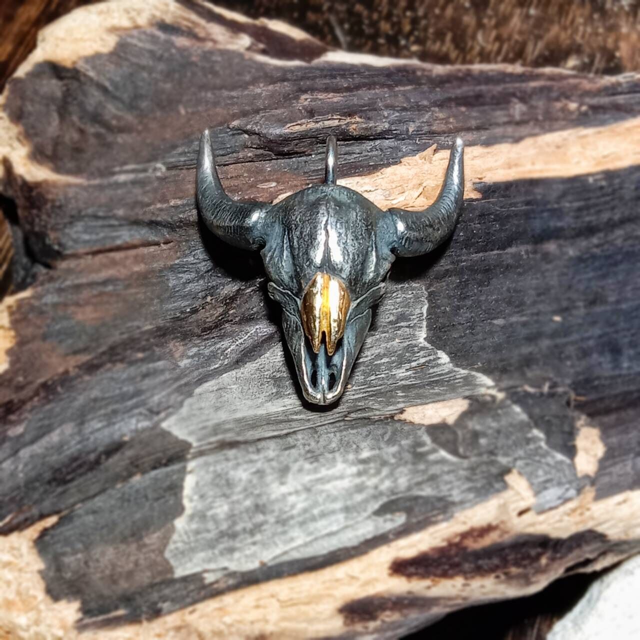 *Black Venom Jewelry- Freedom & Prayer Bison Head 純銀野牛頭吊墜