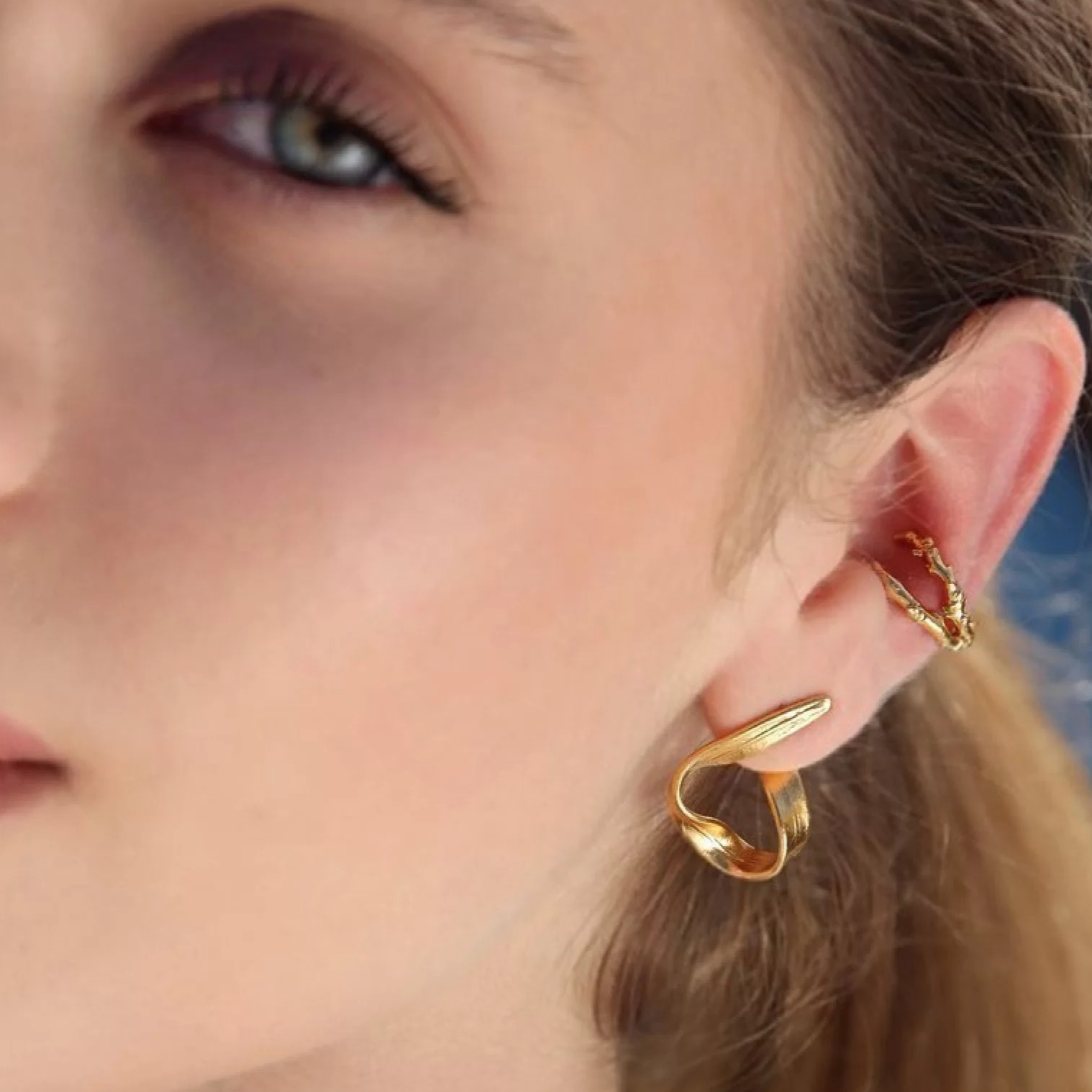 1TA0524-400 THALLO Medea Earrings Geometric with Opening Hoops Small 24K Gold Vermeil on Sterling Silver #s396b (A-SK-E)