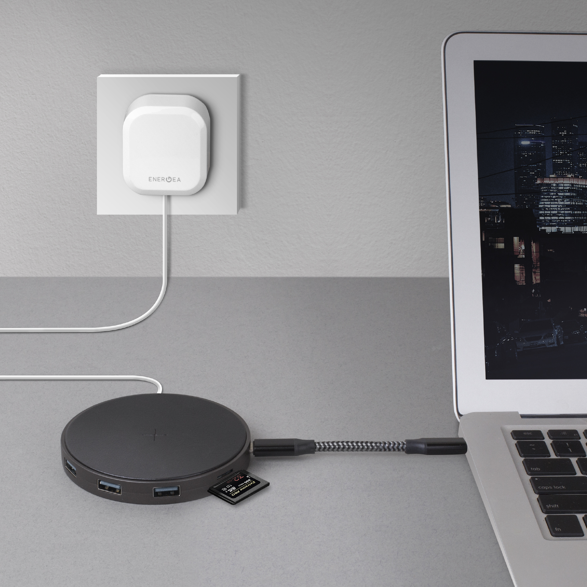 ENERGEA WiHub 7-in-1 鋁製USB-C 3.1 集線器+無線充電板