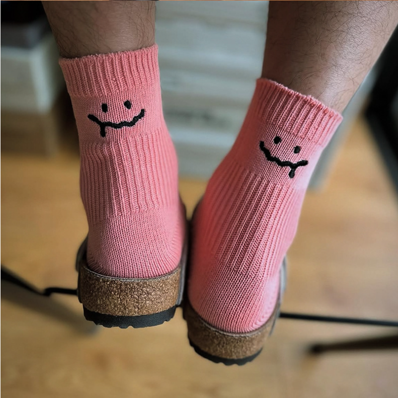 【SCGI5】七色笑臉刺繡中筒襪