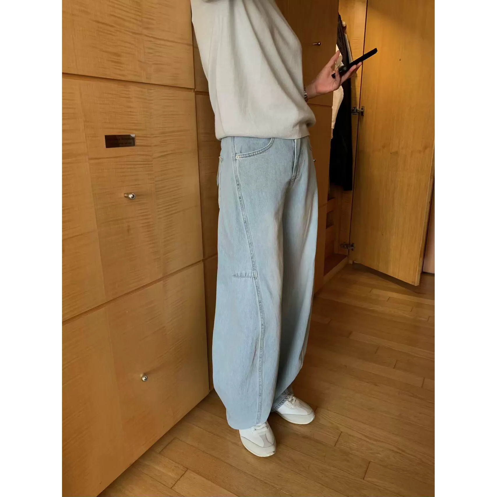 6W26 輕盈水洗柔軟繭型牛仔褲 一色