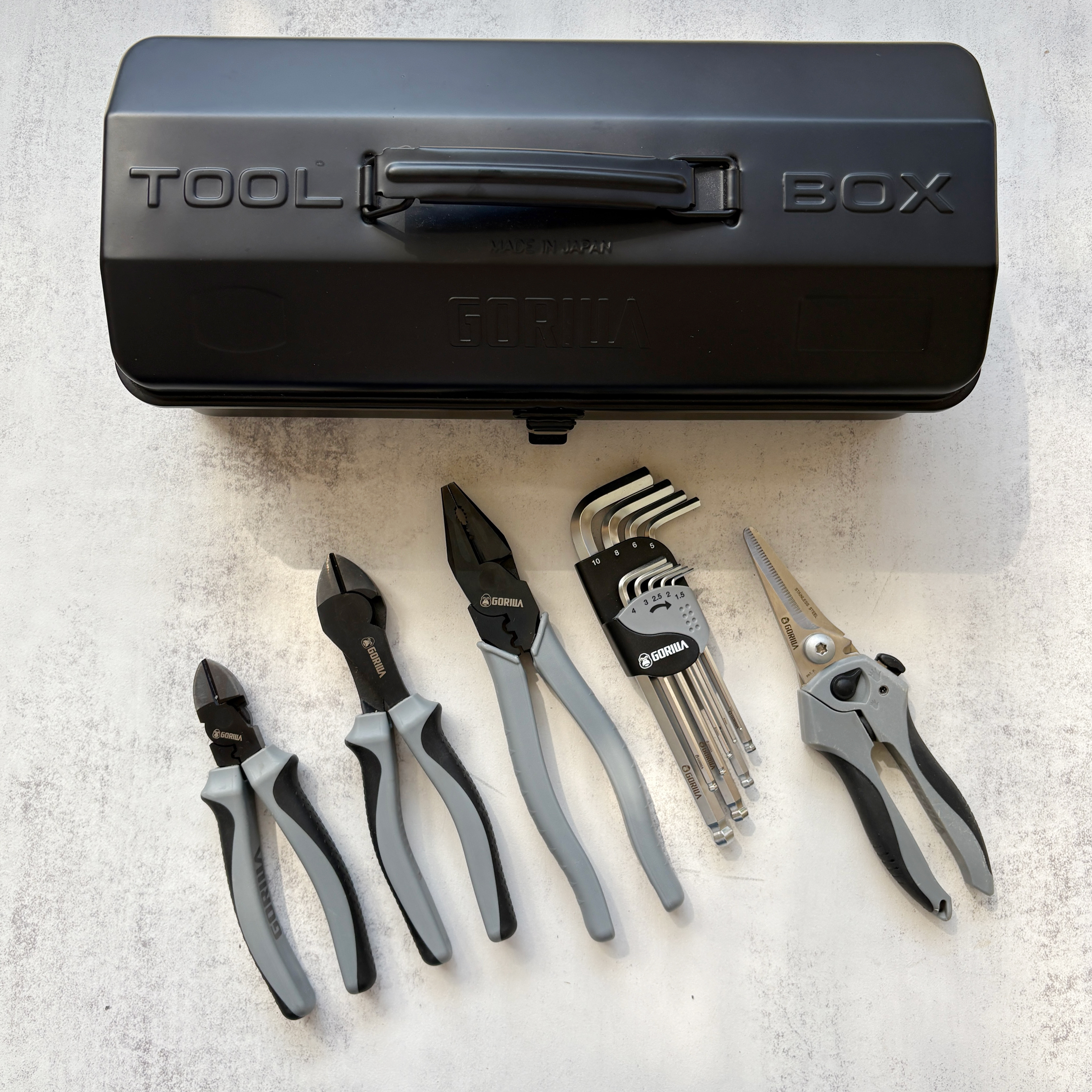 【Gorilla】極黑工具鉗組＋六角球頭扳手組＋多功能剪刀＋ 頂級【Gorilla】霧黑色高張力剛大工具箱