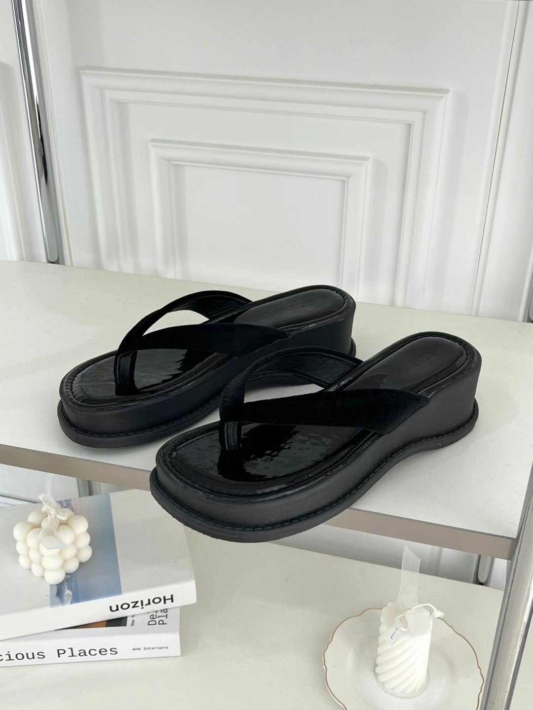 亮面厚底夾腳涼鞋🖤（7cm)