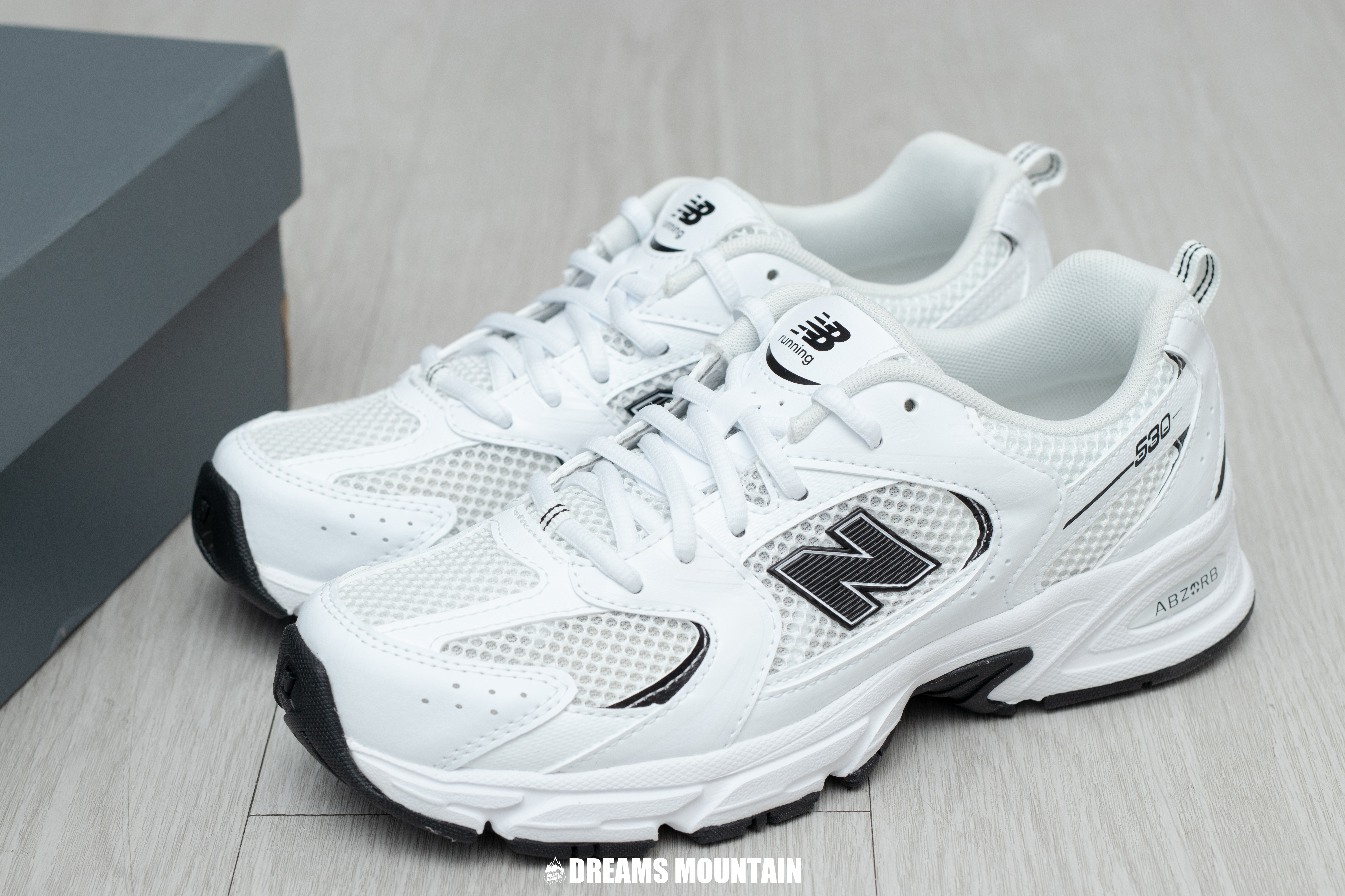 【預訂】NEW BALANCE  530 白黑-GS