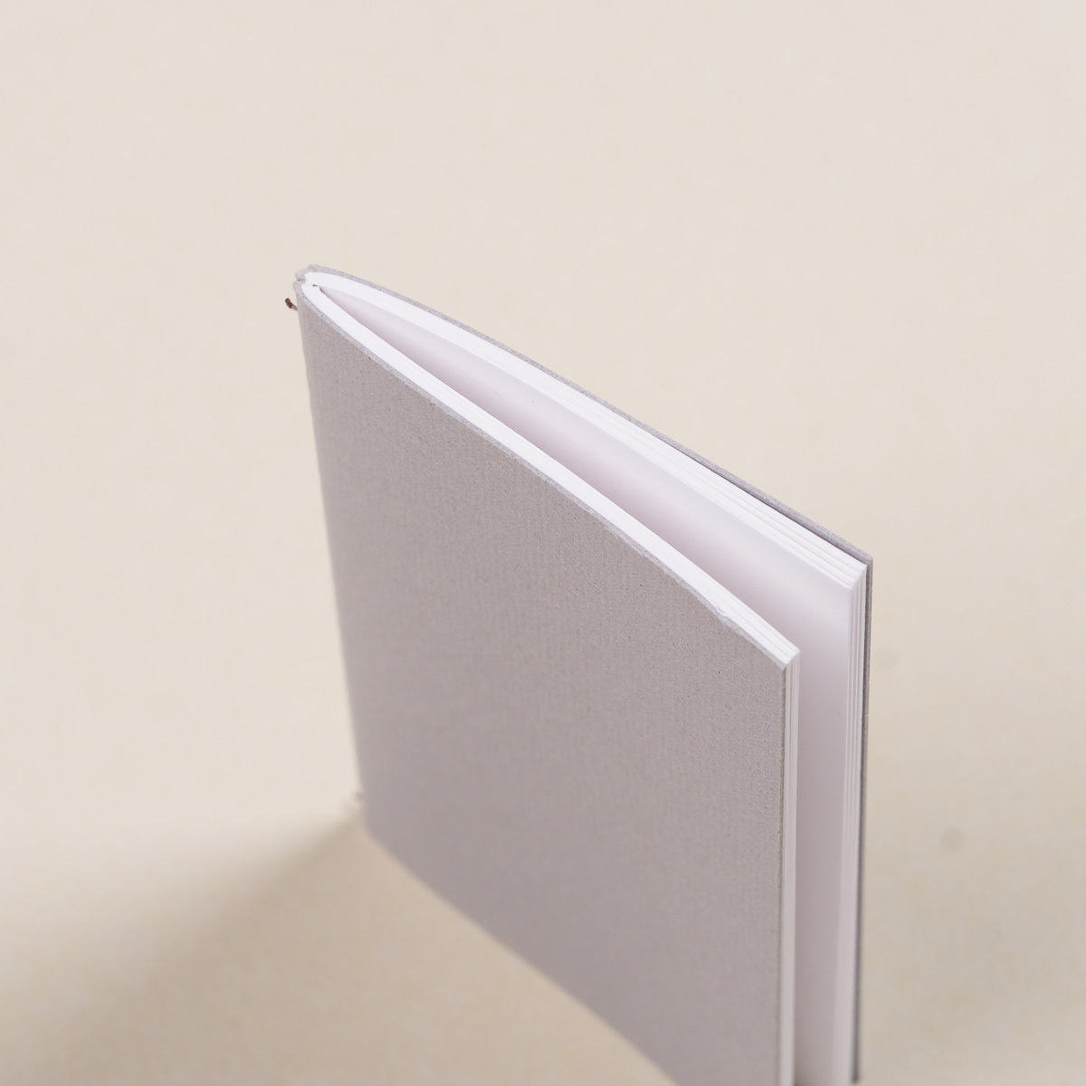 山脈灰書繪紙筆記本 M5尺寸 素材紙組合 /一分之一工作室/臺灣