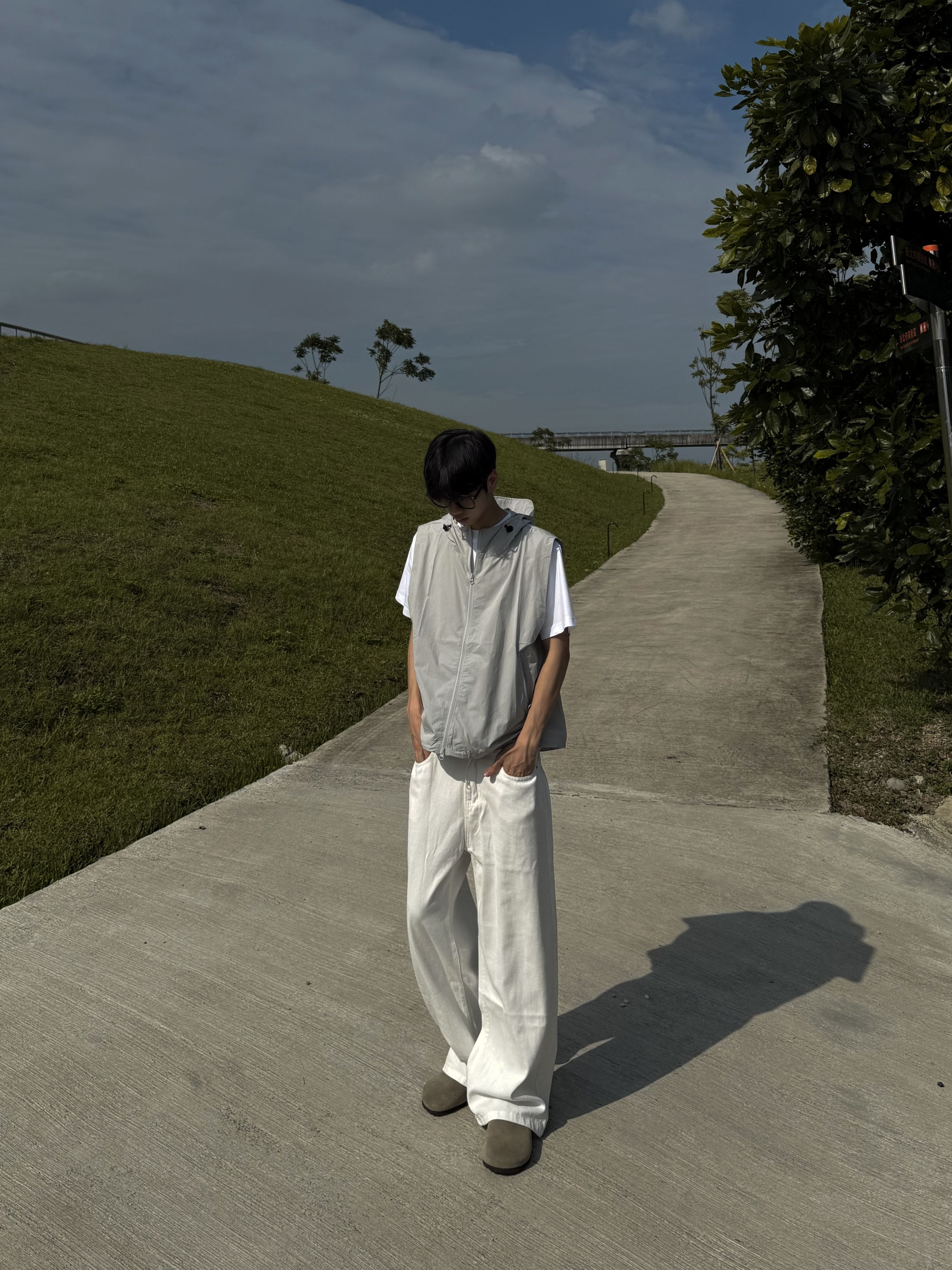 (現貨) 質感白垂墜牛仔褲