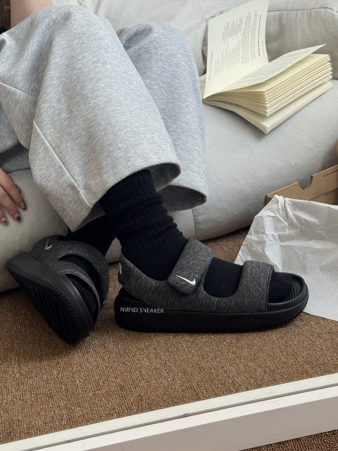 <快速出貨> Nike 厚底麵包涼鞋 炭灰芝麻黑