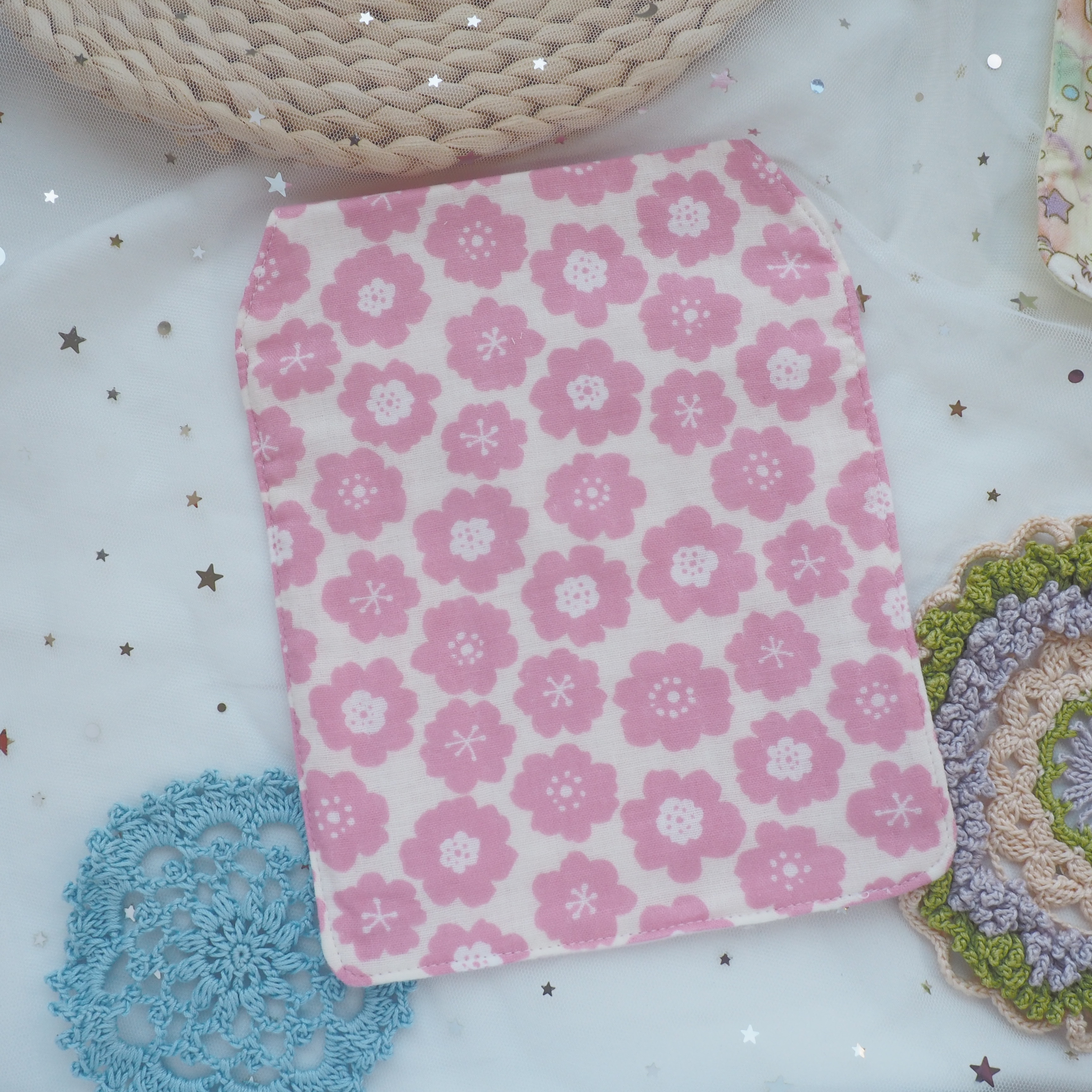 白底粉紅花圖案汗巾