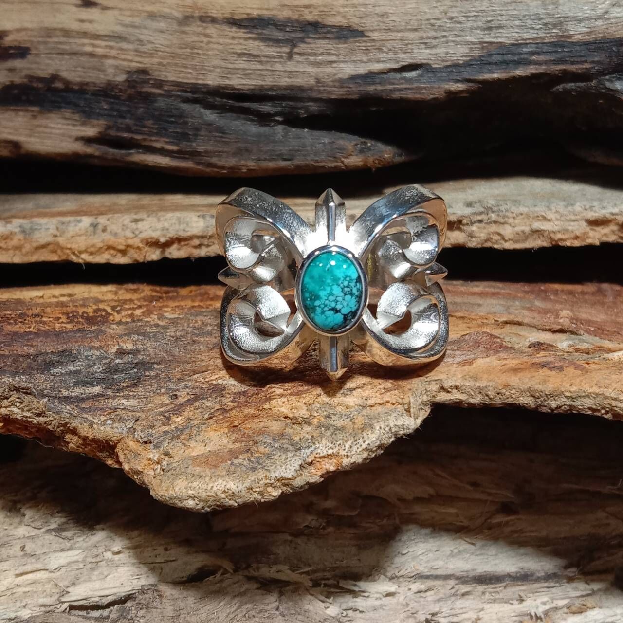 *Black Venom Jewelry- Freedom & Prayer 雙心花戒鑲Lone Mountain 松石