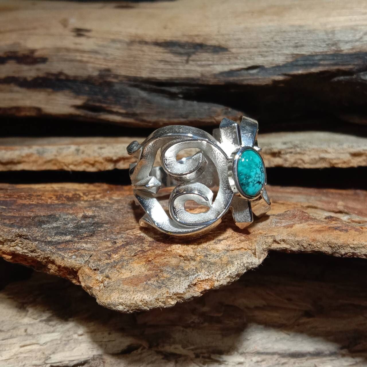 *Black Venom Jewelry- Freedom & Prayer 雙心花戒鑲Lone Mountain 松石