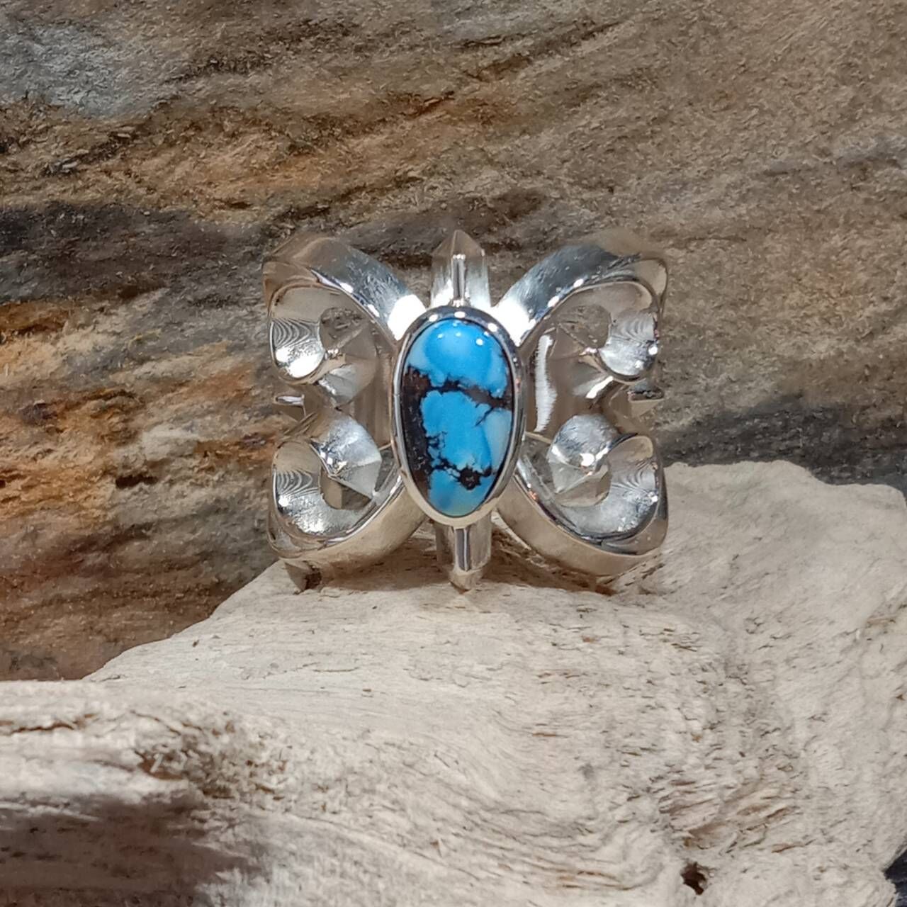 *Black Venom Jewelry- Freedom & Prayer 雙心花戒鑲Golden Hill 松石