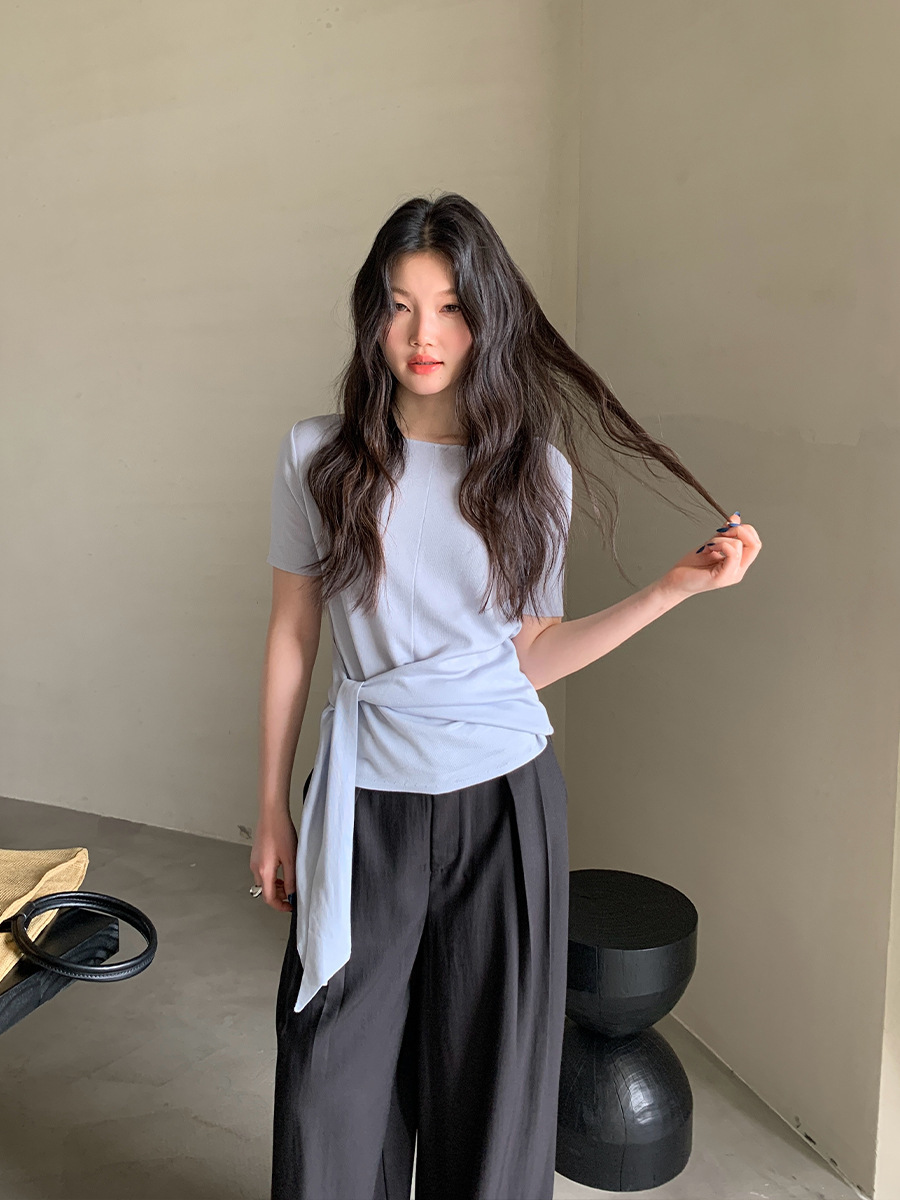 6W21 極簡設計感綁帶造型上衣 五色