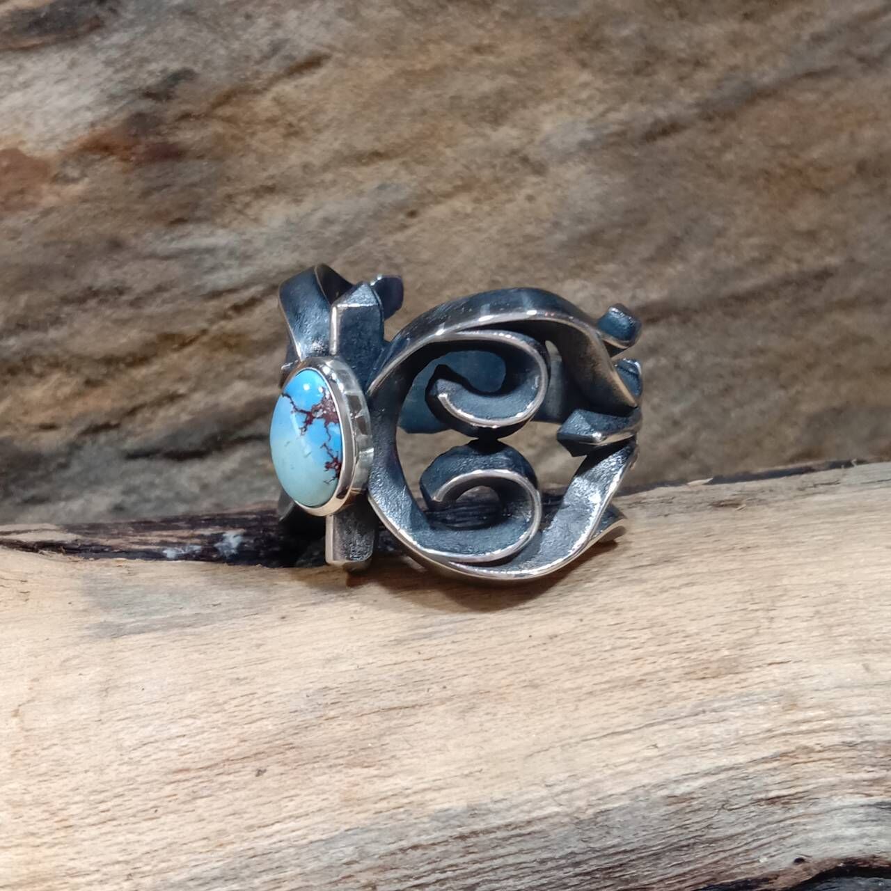 *Black Venom Jewelry- Freedom & Prayer 雙心花戒鑲Golden Hill 松石