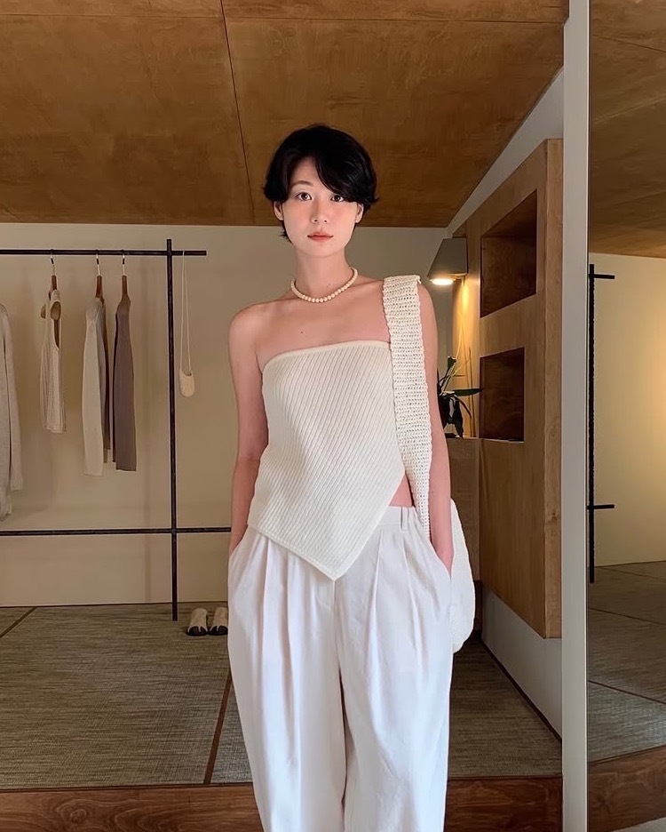 6W01 多WAY不規則綁帶設計背心 兩色