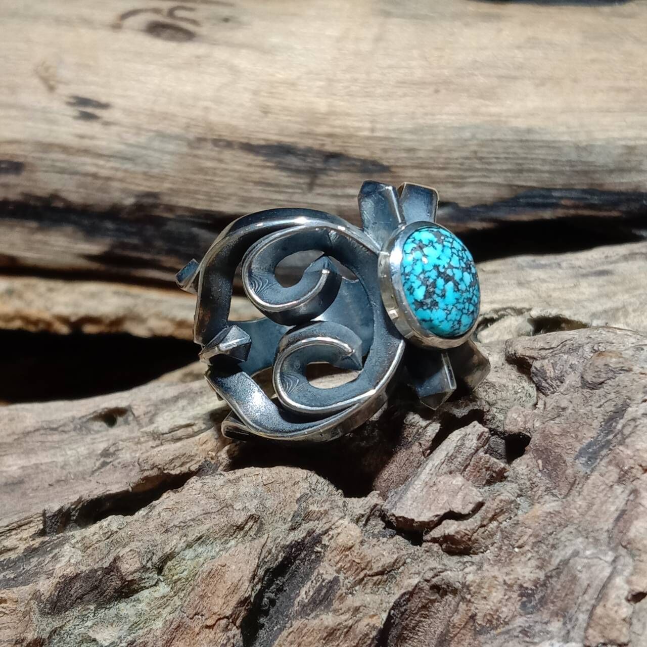 *Black Venom Jewelry- Freedom & Prayer 雙心花戒鑲Kingman松石