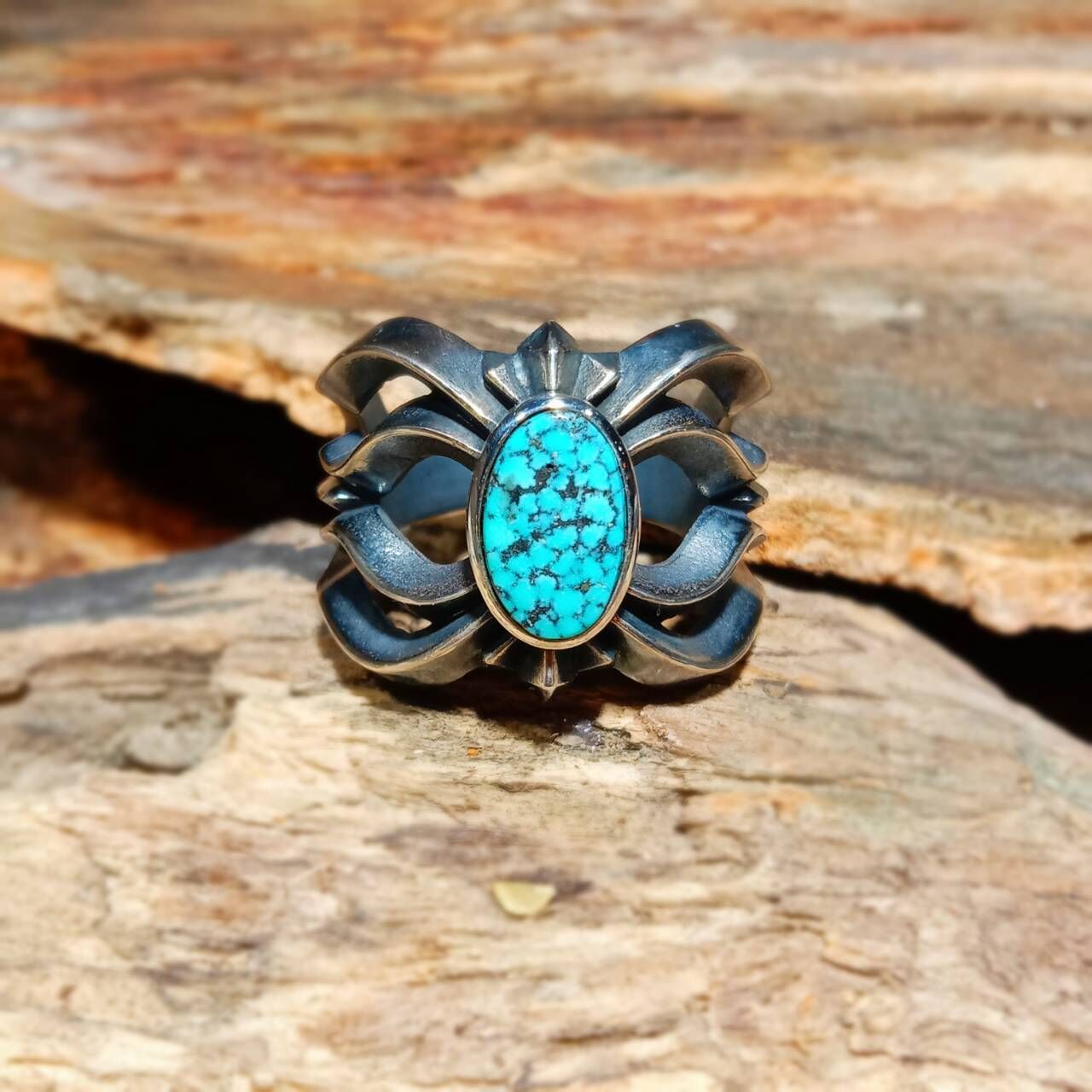 *Black Venom Jewelry- Freedom & Prayer 貓眼花戒鑲Kingman松石