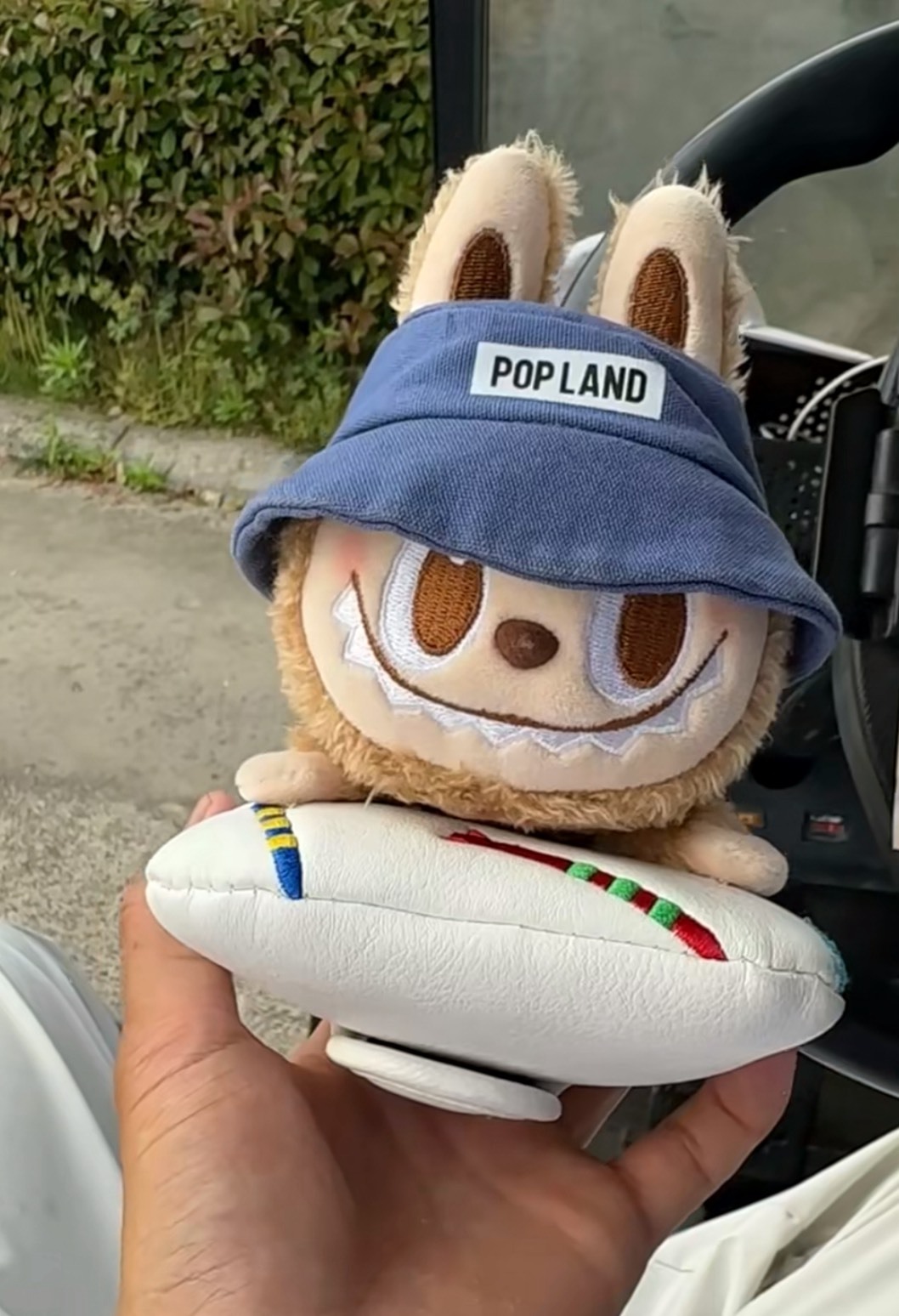 POP MART Labubu 站肩玩偶｜可愛迷你潮流擺件 陪伴系公仔