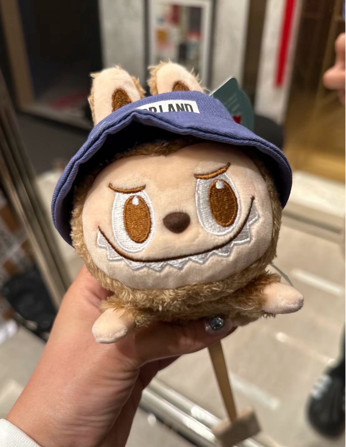 POP MART Labubu 站肩玩偶｜可愛迷你潮流擺件 陪伴系公仔