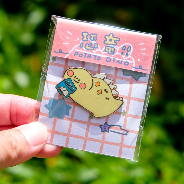 狗狗的小跳步，繪蹦砰！｜金屬徽章｜洋芋片劍龍