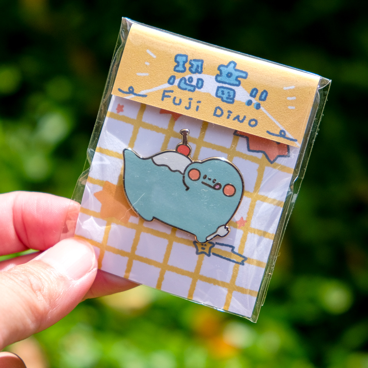 狗狗的小跳步，繪蹦砰！｜金屬徽章｜富士山藍雷龍